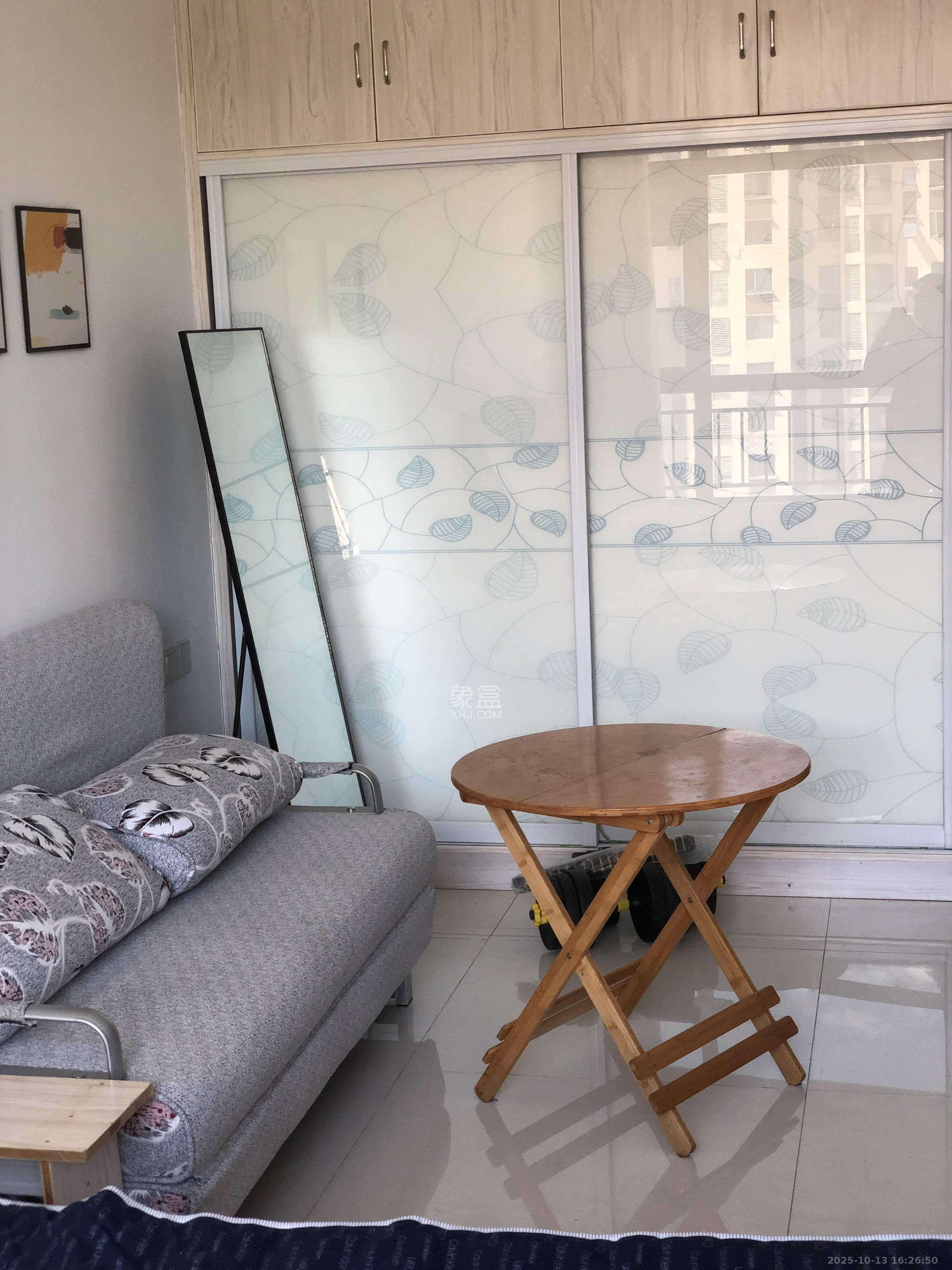 金茂梅溪湖  1室1厅1卫    1800.0元/月室内图