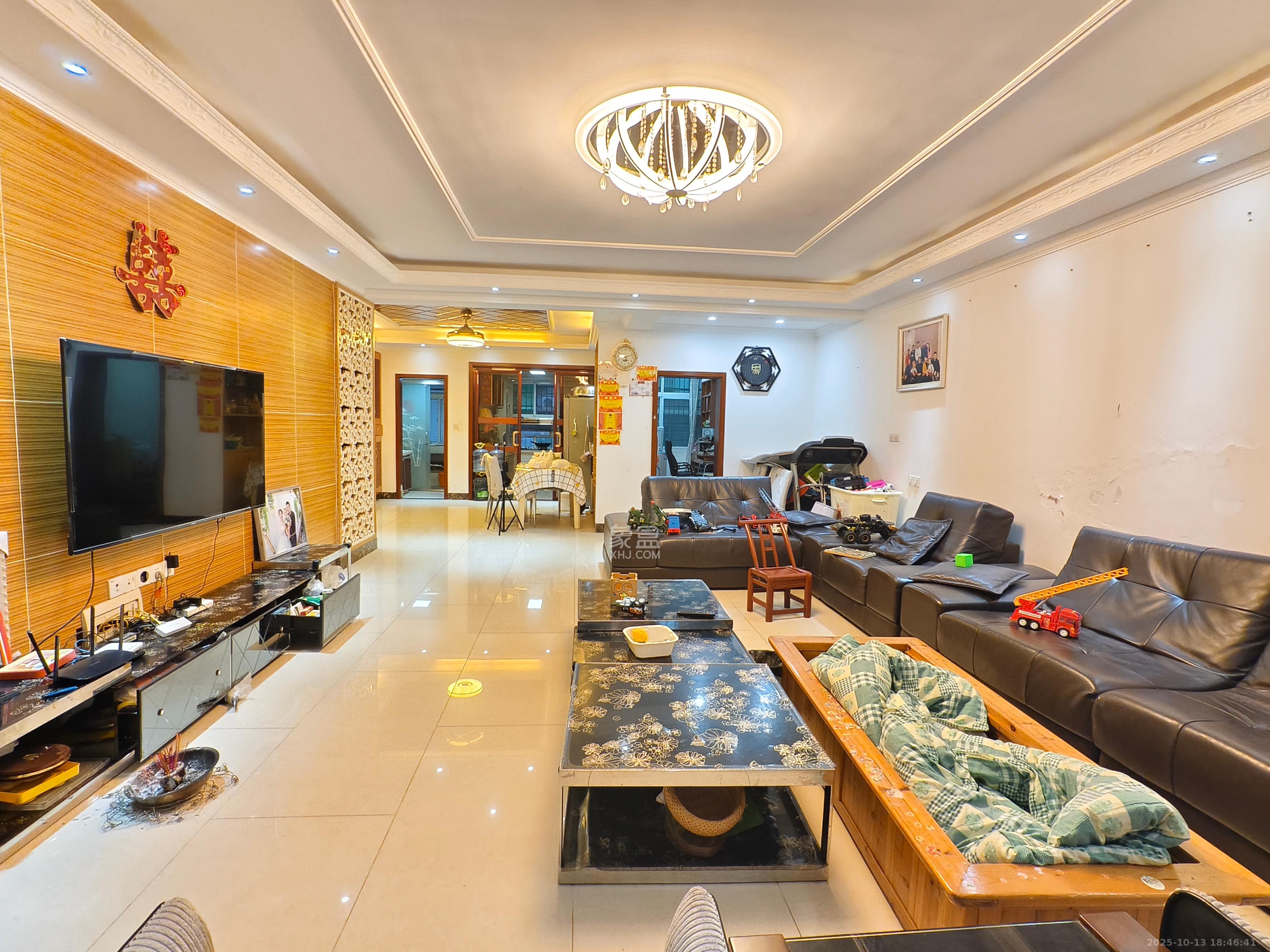 天星家园  4室2厅3卫    2100.0元/月室内图