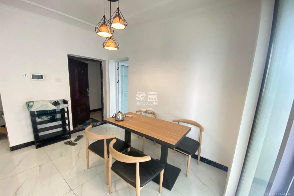 汇景豪庭 2室2厅1卫 2400.0元/月 汇景豪庭 2室2厅1卫 2400.0元/月室内图