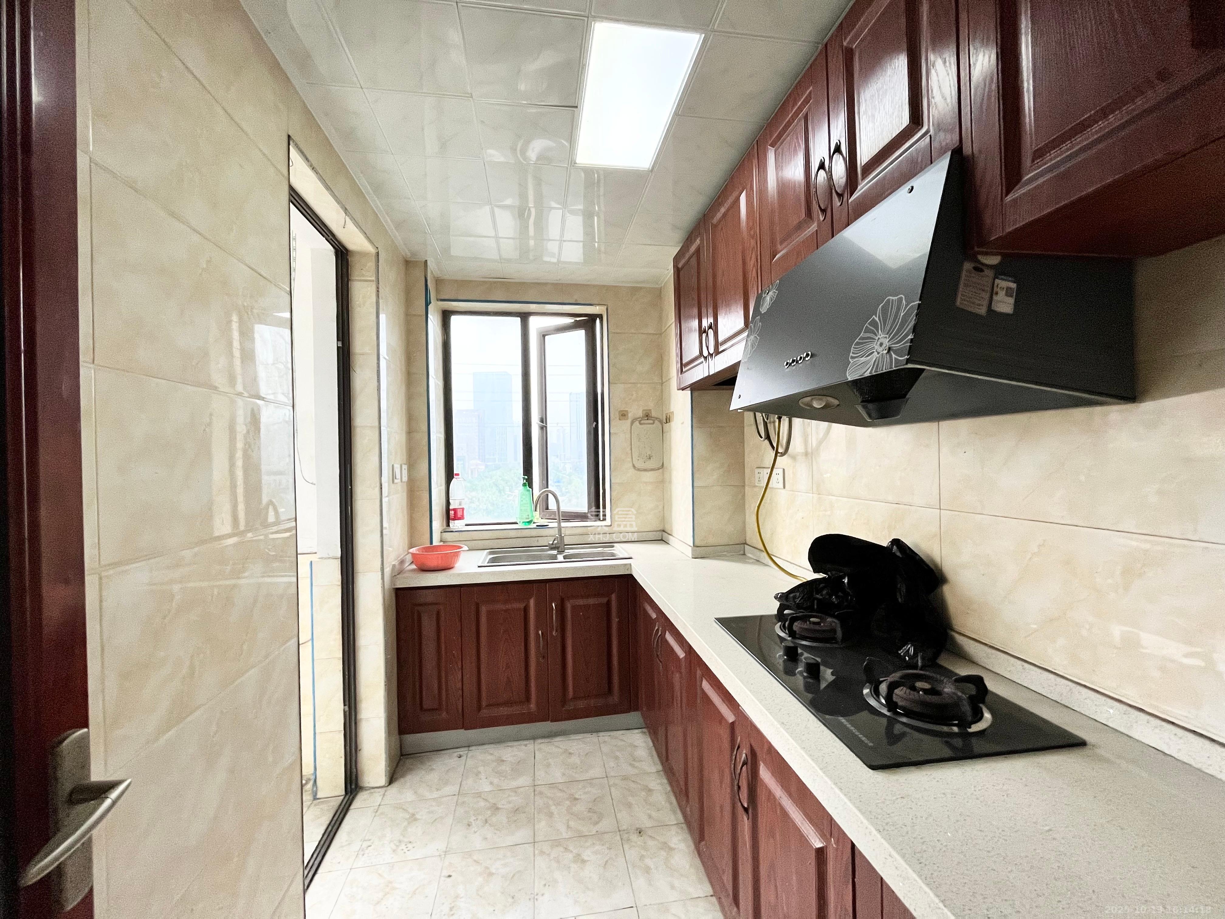 保利麓谷林语E区 3室2厅1卫 2000.0元/月 保利麓谷林语E区 3室2厅1卫 2000.0元/月室内图