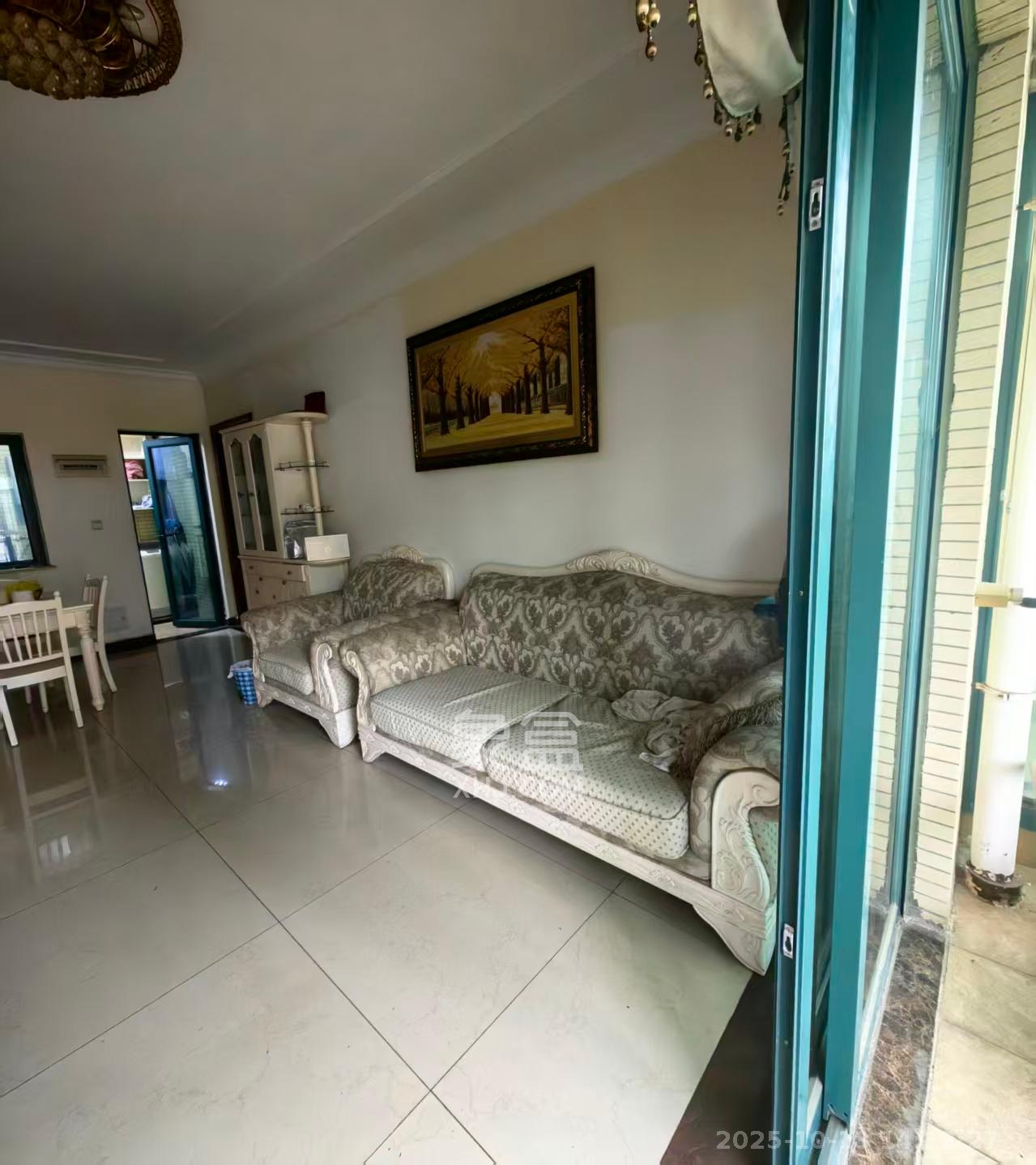 恒大城 3室2厅2卫 2200.0元/月 恒大城 3室2厅2卫 2200.0元/月室内图