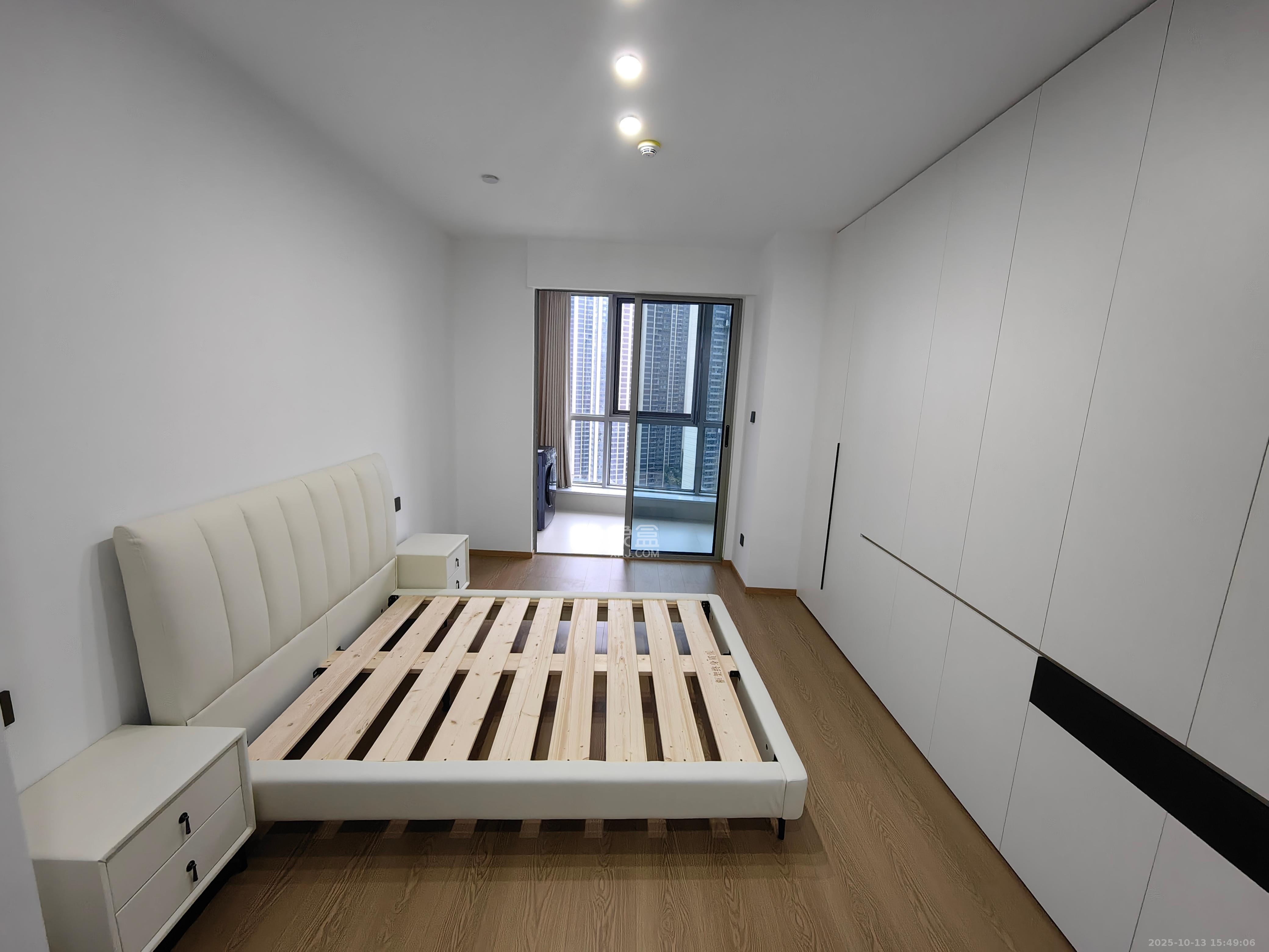 正荣梅溪紫阙台  4室2厅2卫    11000.0元/月室内图