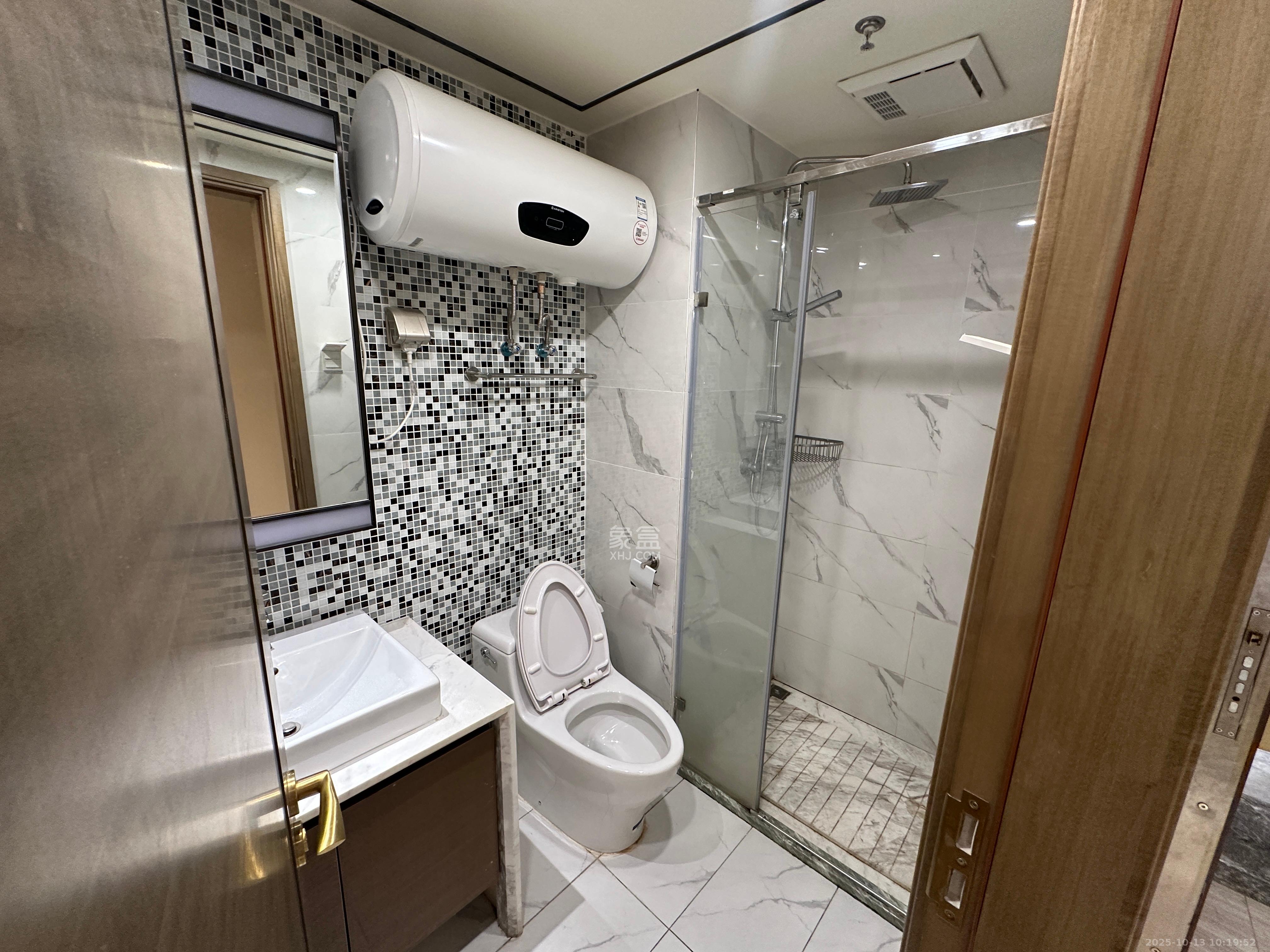 恒大誉府（融誉商业中心）  1室1厅1卫    1700.0元/月室内图