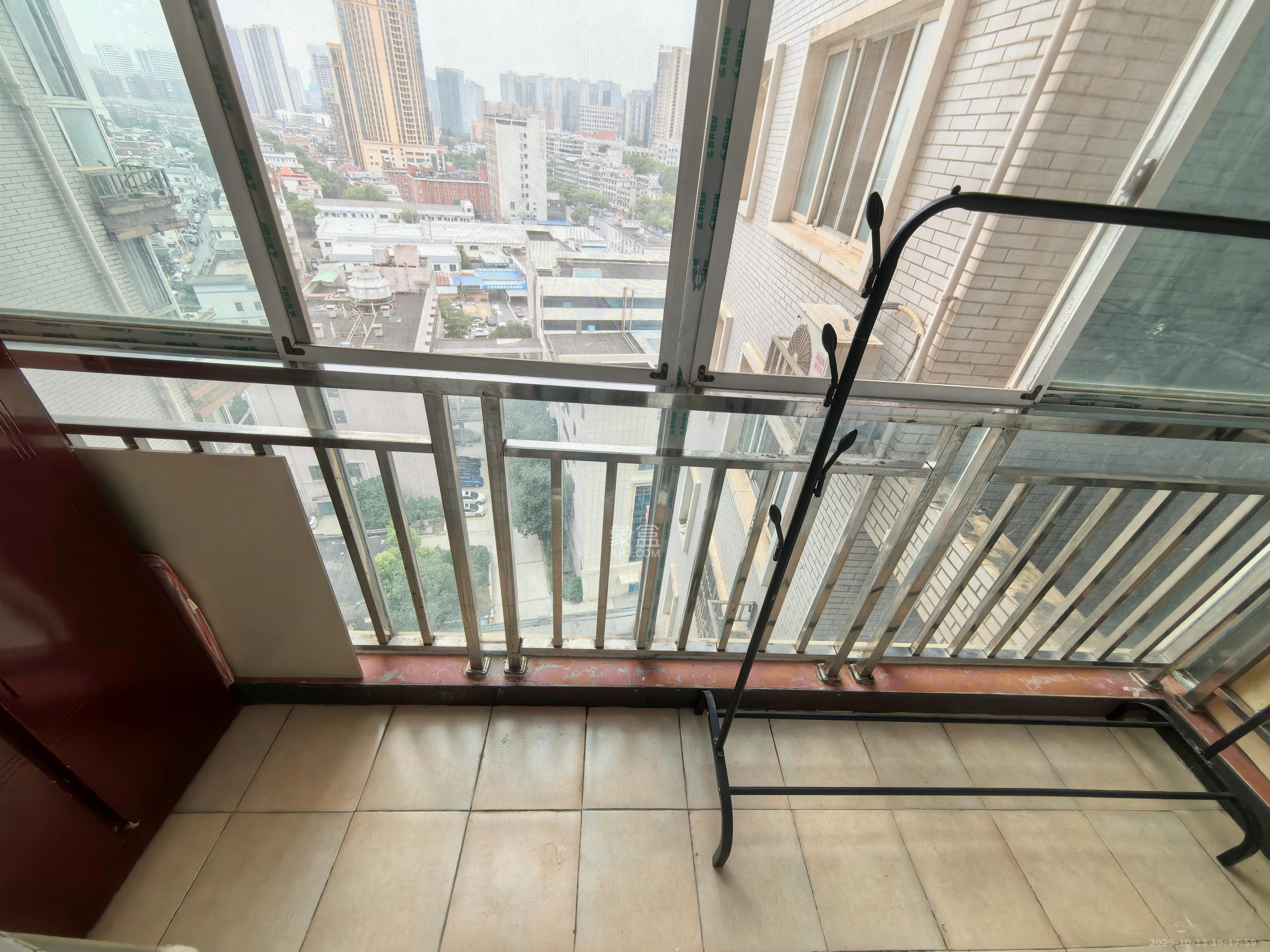 天剑华城 1室1厅1卫 1600.0元/月 天剑华城 1室1厅1卫 1600.0元/月室内图