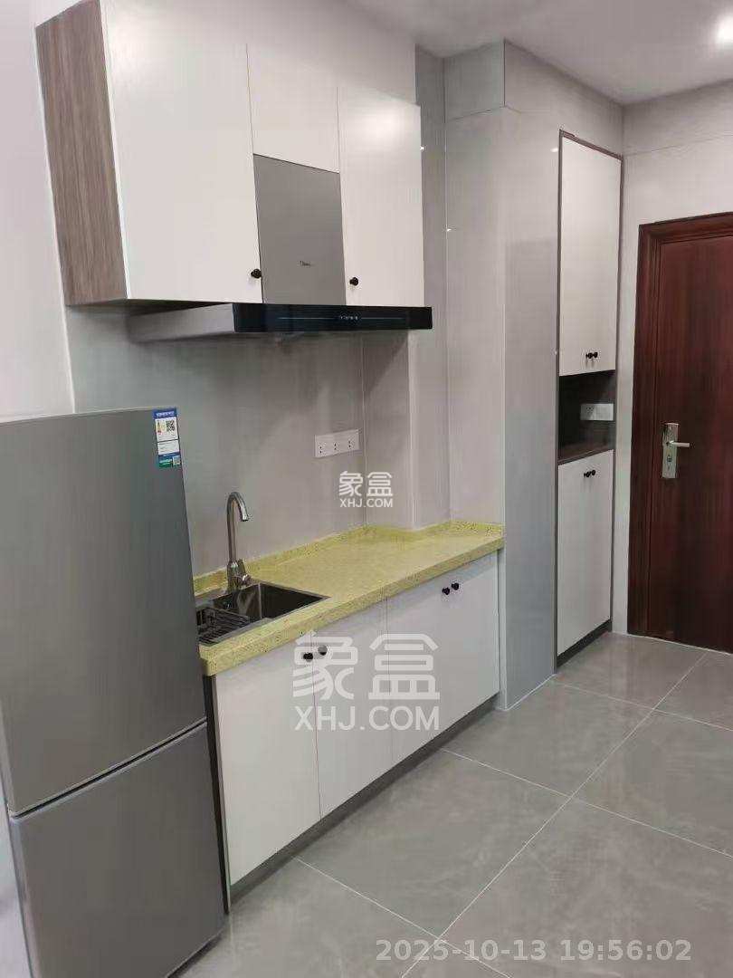 长沙高铁吾悦广场 1室1厅1卫 1400.0元/月 长沙高铁吾悦广场 1室1厅1卫 1400.0元/月室内图