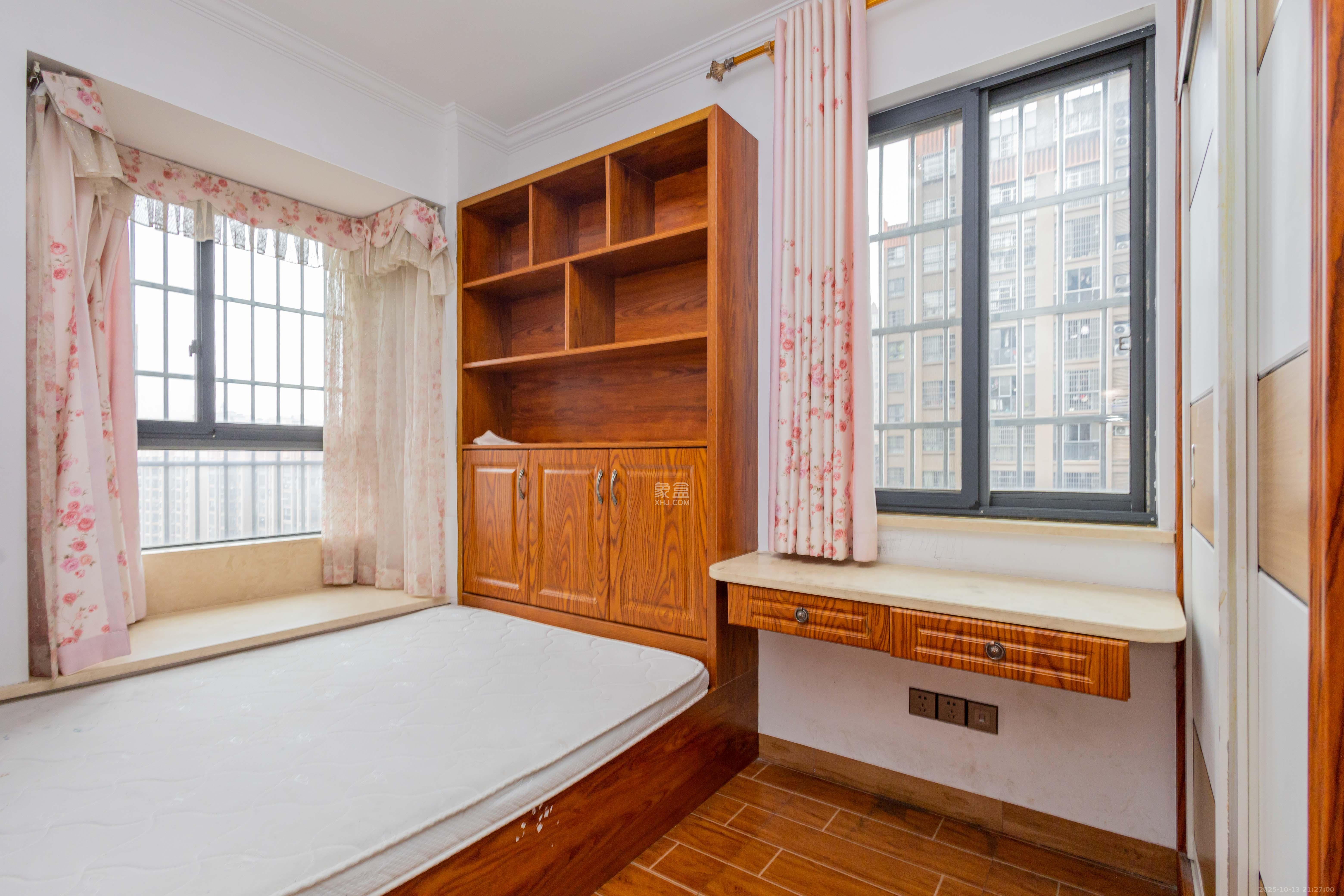 高林仕家 4室2厅2卫 88.9万 高林仕家 4室2厅2卫 88.9万卧室