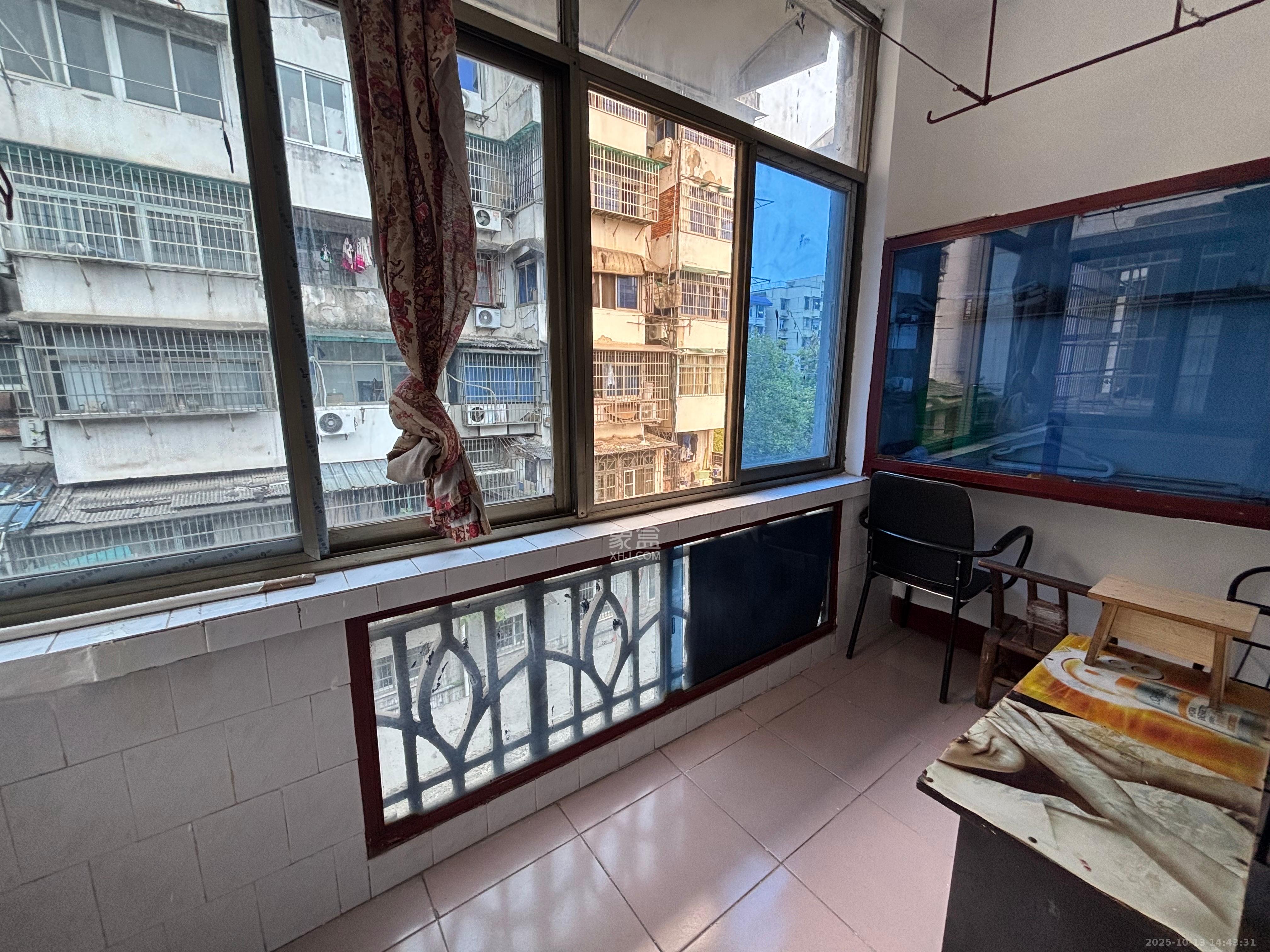 公交园小区（公交新村）  1室1厅1卫    1000.0元/月室内图