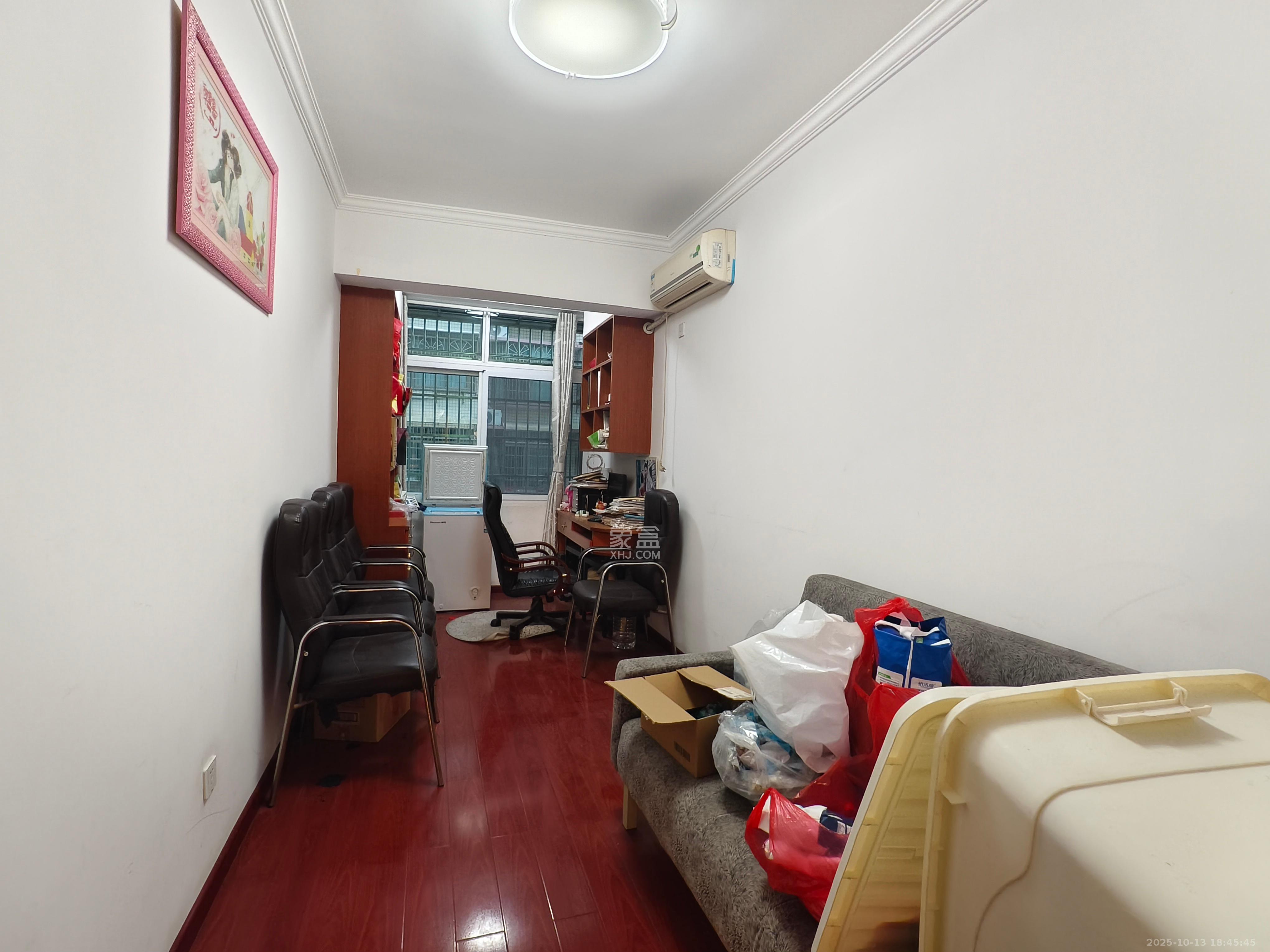 天星家园  4室2厅3卫    2100.0元/月室内图