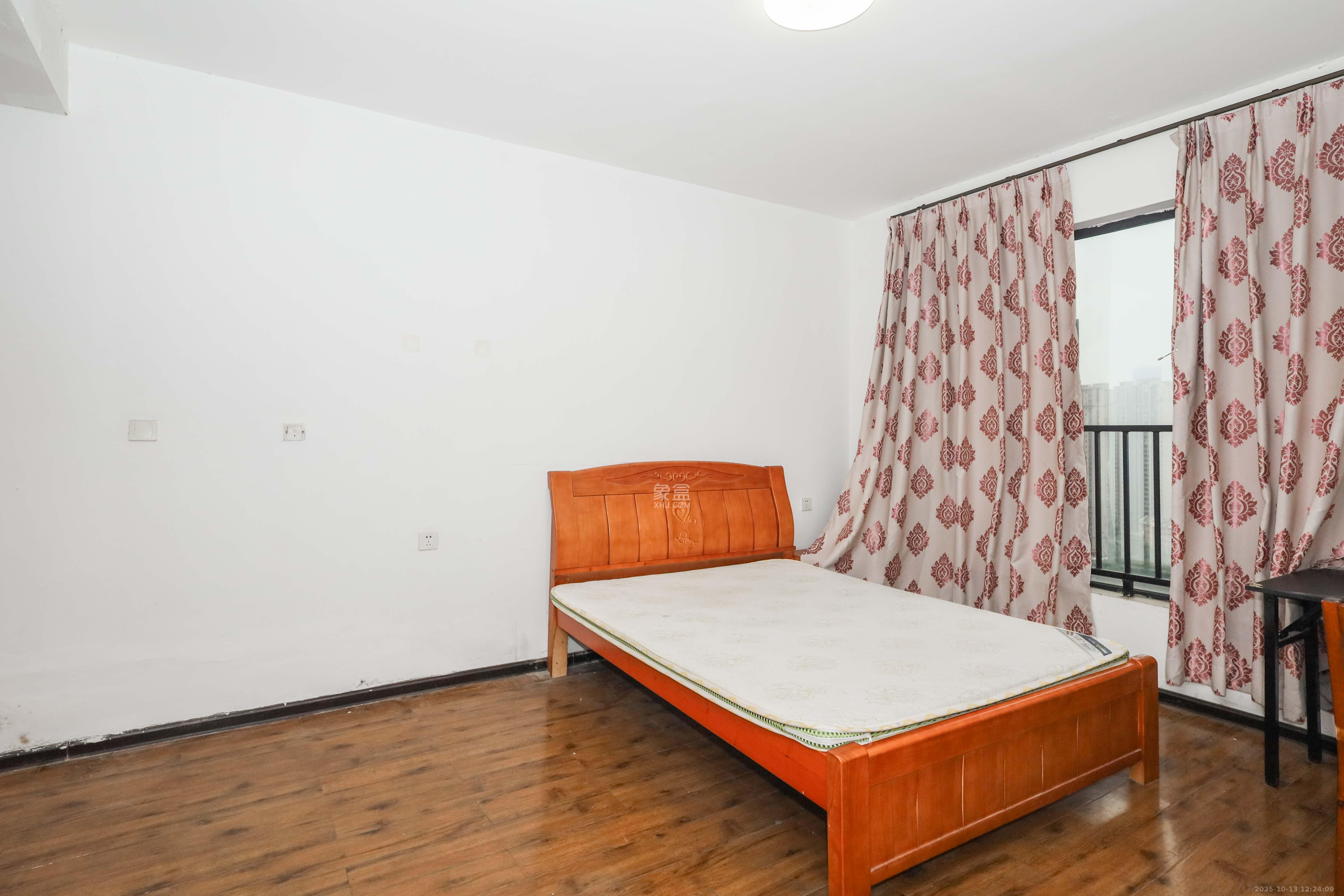 天元涉外景园C区  3室2厅2卫    83.5万卧室