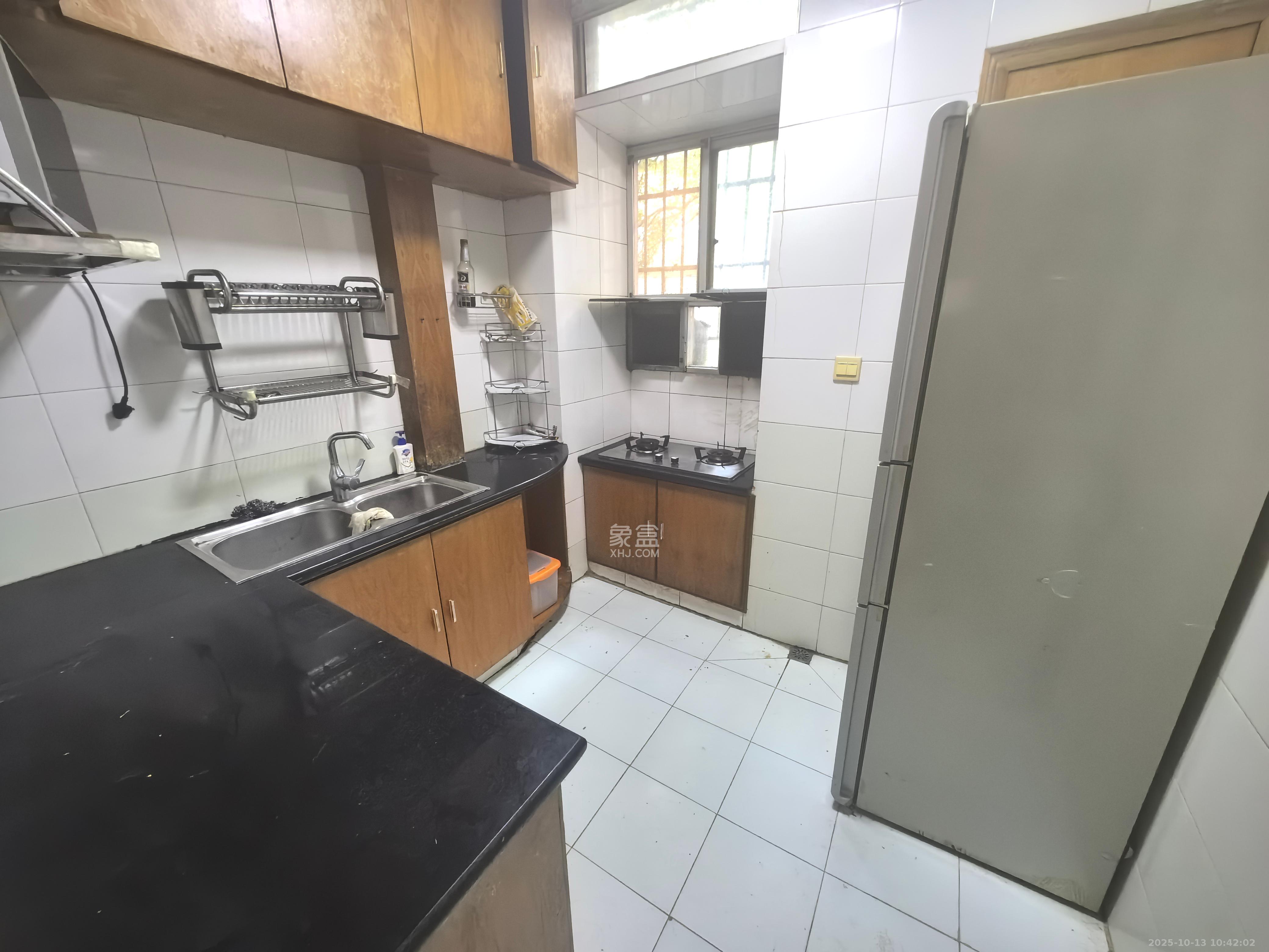 省水院宿舍 3室1厅1卫 2600.0元/月 省水院宿舍 3室1厅1卫 2600.0元/月室内图