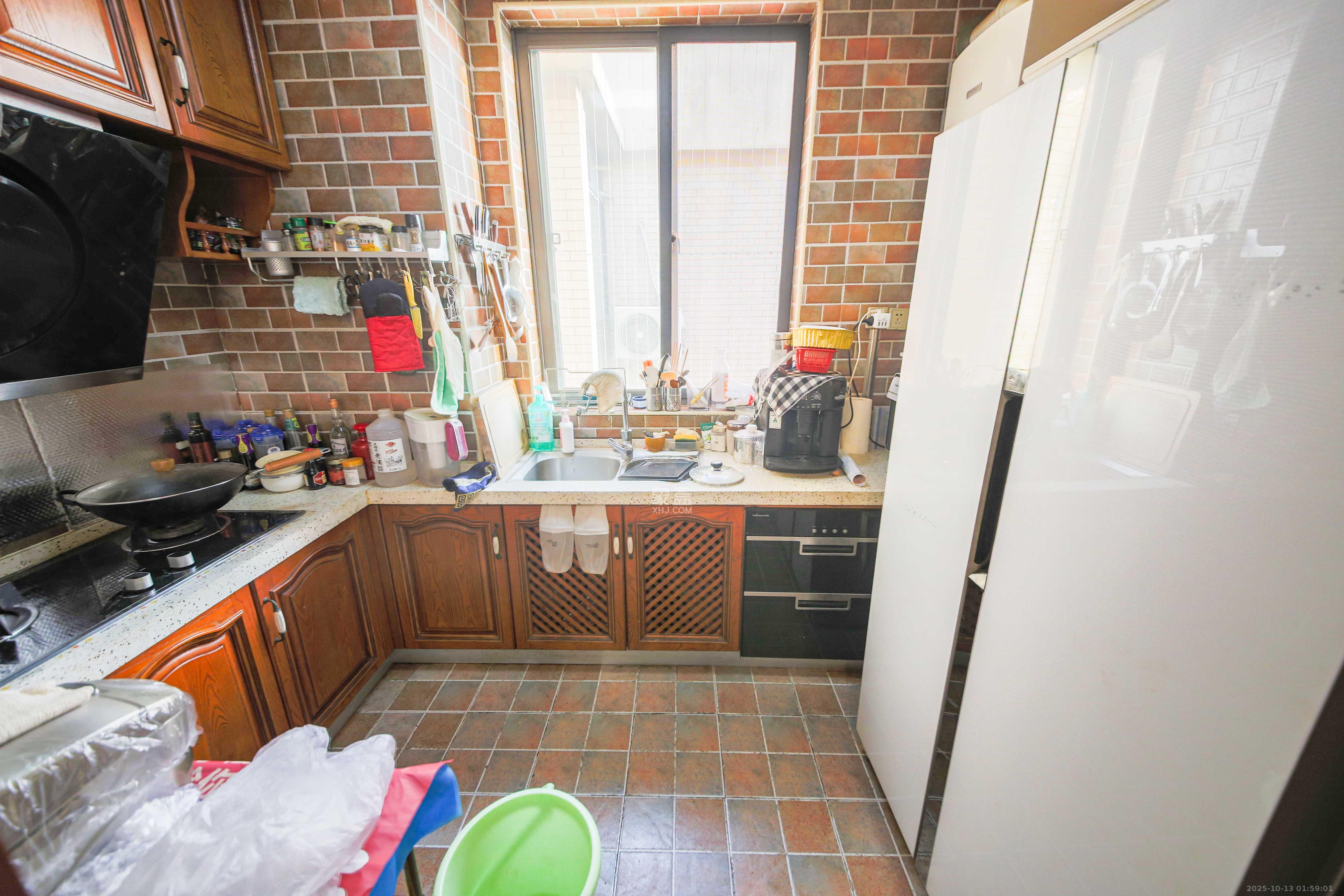 鑫远熙山  4室2厅2卫    155.0万厨房