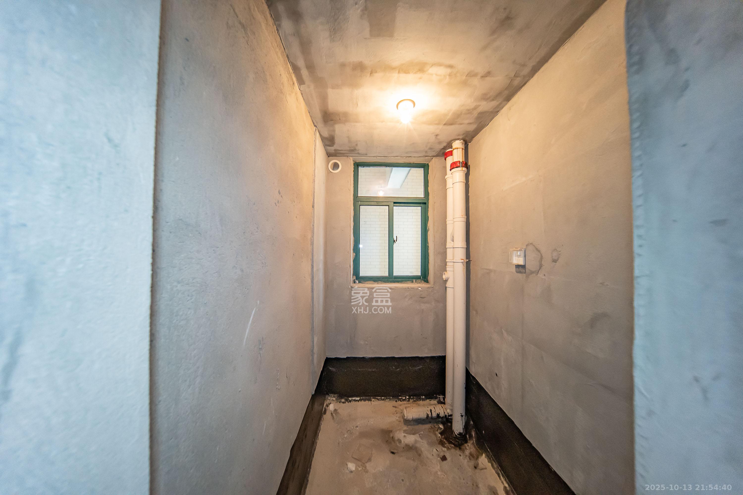 洋湖时代  3室2厅1卫    62.0万卫生间