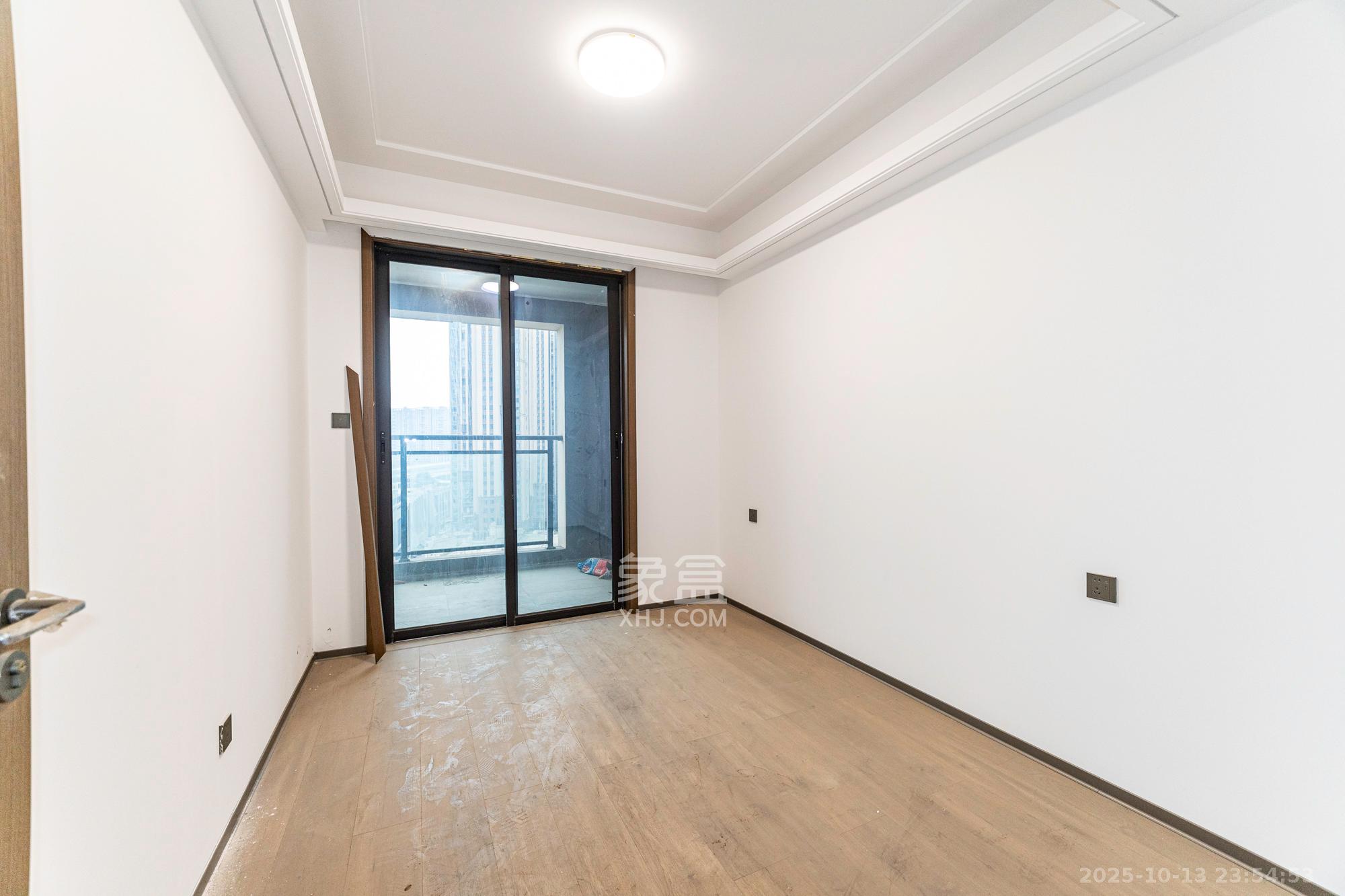 荣盛锦绣学府 3室2厅2卫 95.8万 荣盛锦绣学府 3室2厅2卫 95.8万卧室