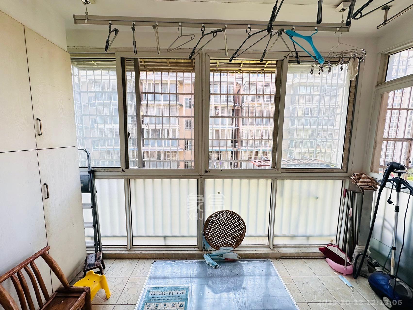 东南雅苑 3室2厅1卫 2600.0元/月 东南雅苑 3室2厅1卫 2600.0元/月室内图