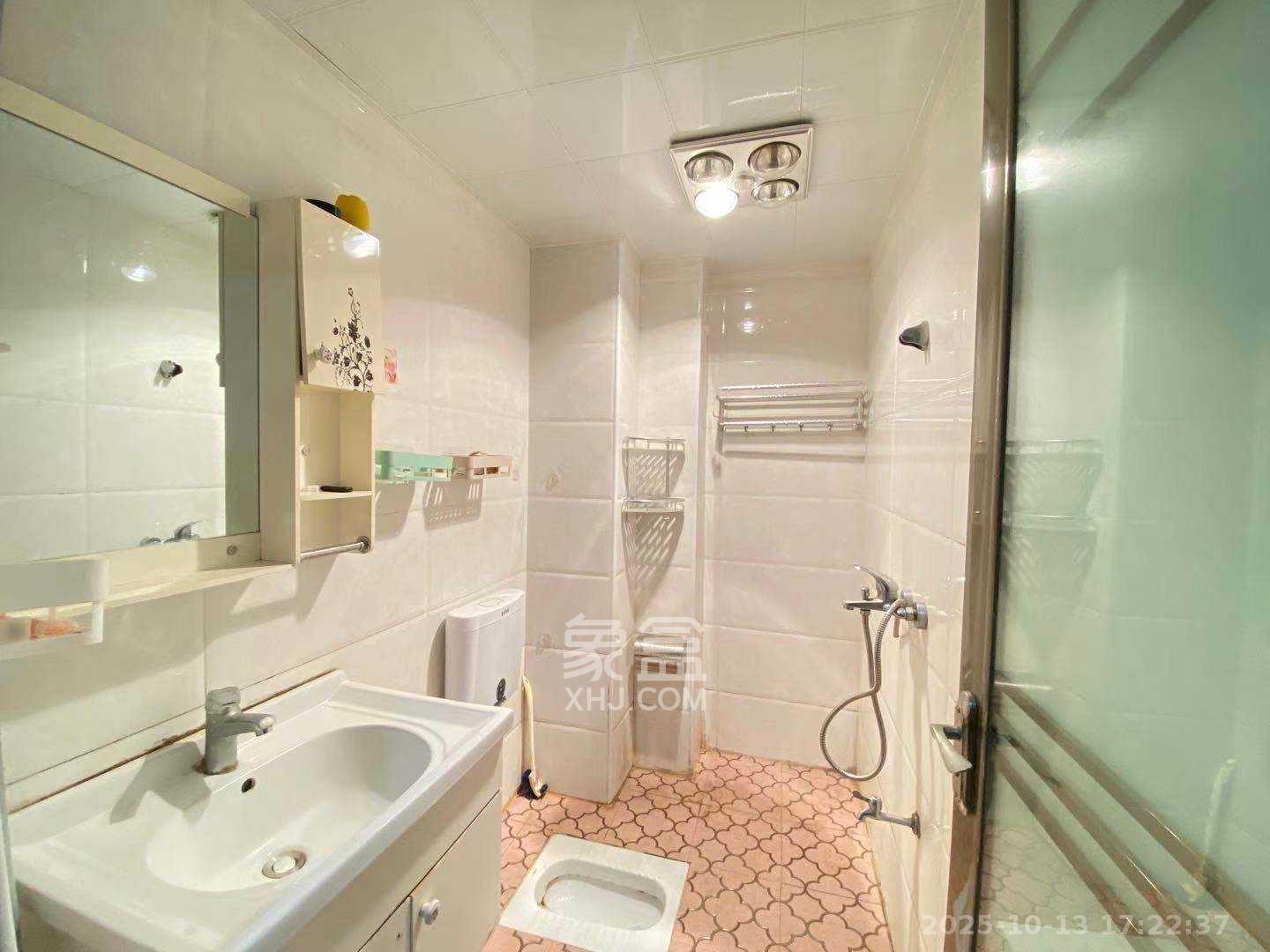 同鑫家园  1室1厅1卫    1300.0元/月 同鑫家园  1室1厅1卫    1300.0元/月室内图