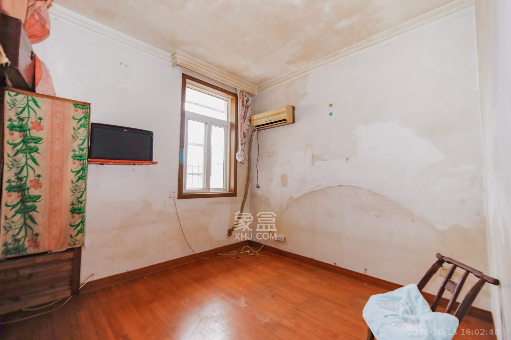 湘樟园小区（湘樟家园）  3室2厅2卫    55.0万卧室