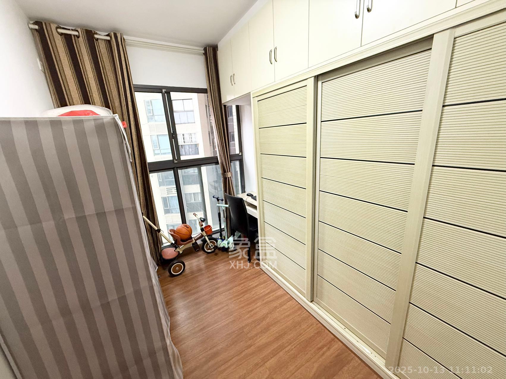 通用时代国际社区  3室2厅2卫    2800.0元/月 通用时代国际社区  3室2厅2卫    2800.0元/月室内图