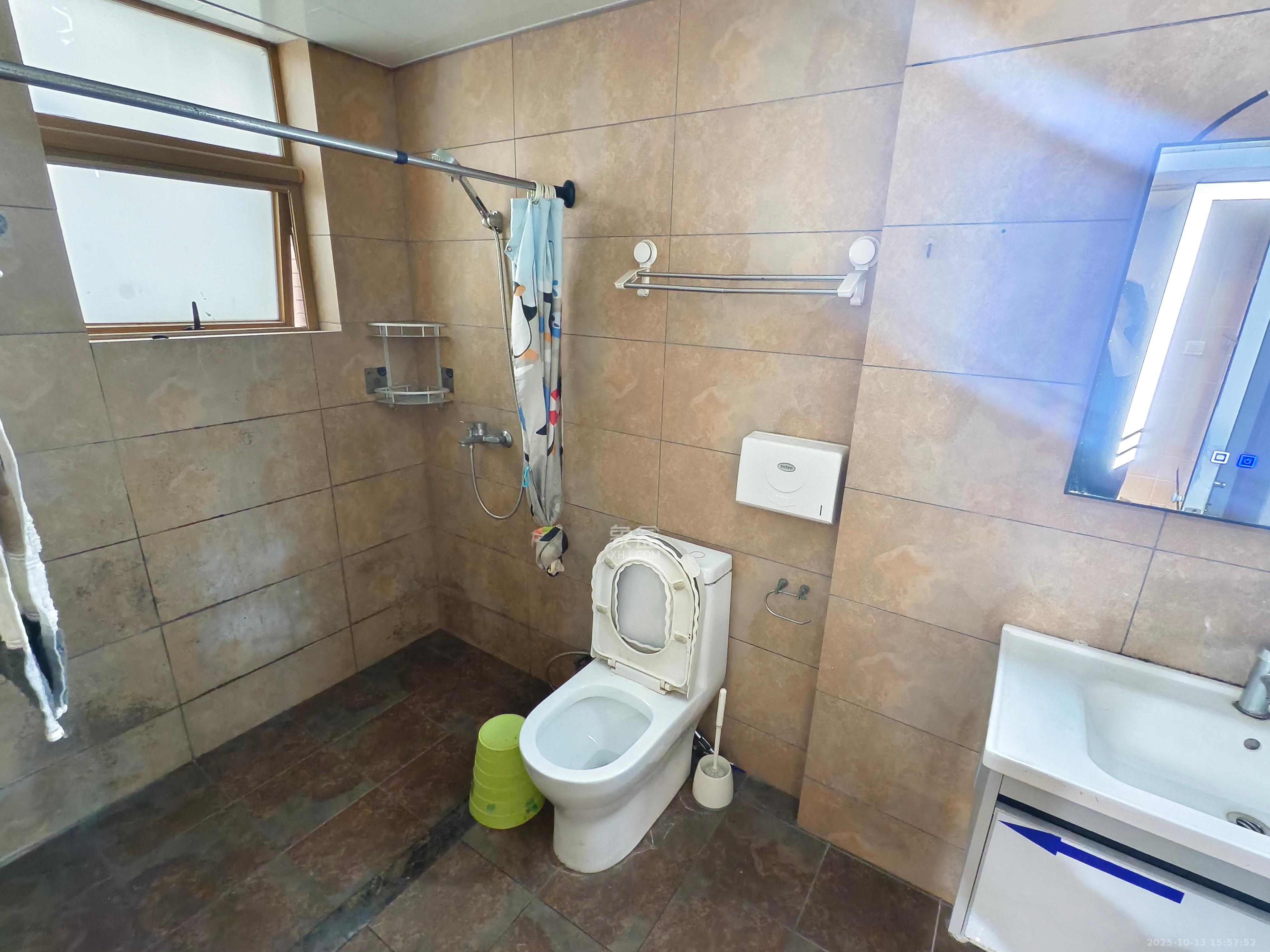 天健芙蓉盛世一期  3室2厅2卫    3800.0元/月 天健芙蓉盛世一期  3室2厅2卫    3800.0元/月室内图