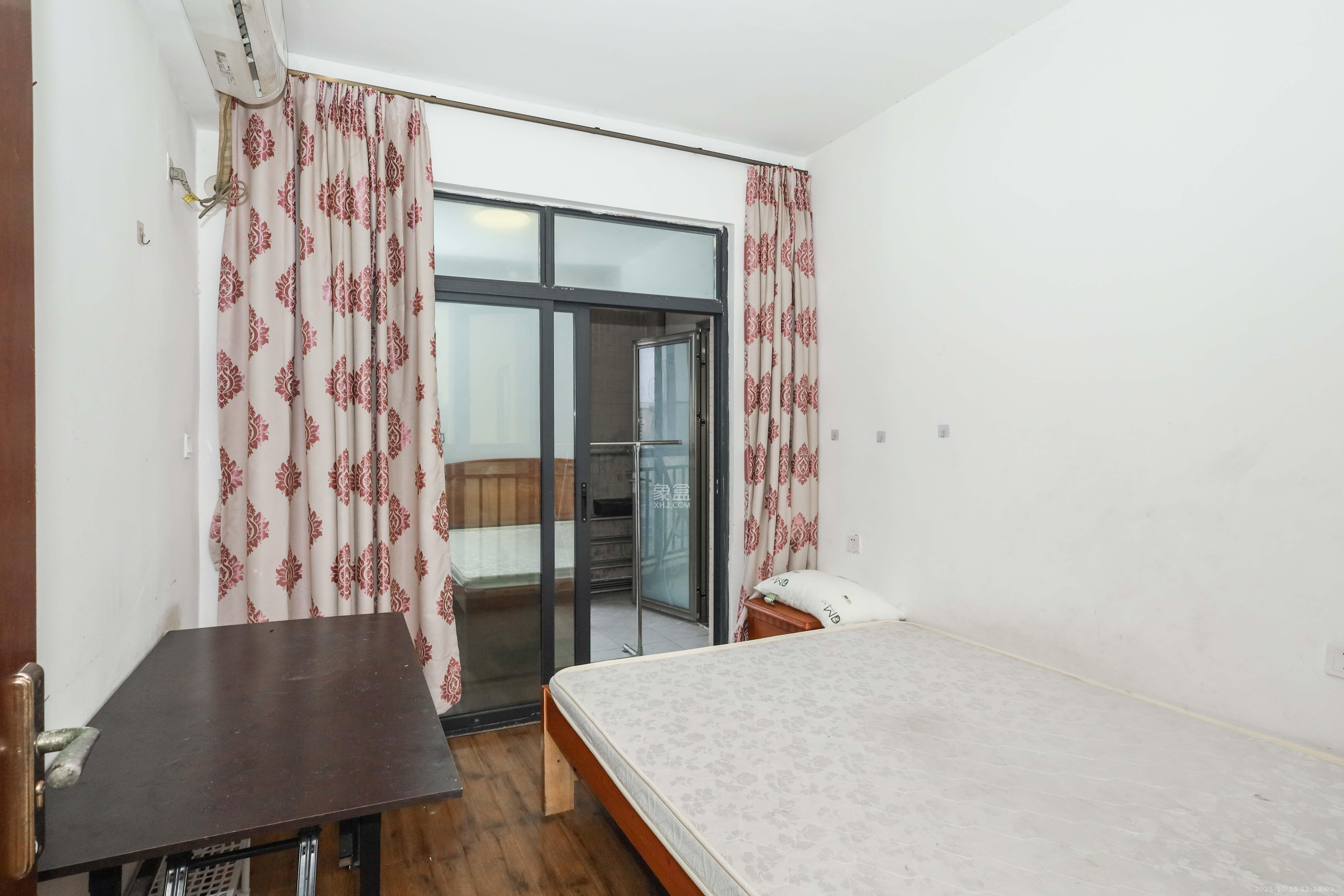 天元涉外景园C区 3室2厅2卫 83.5万 天元涉外景园C区 3室2厅2卫 83.5万卧室