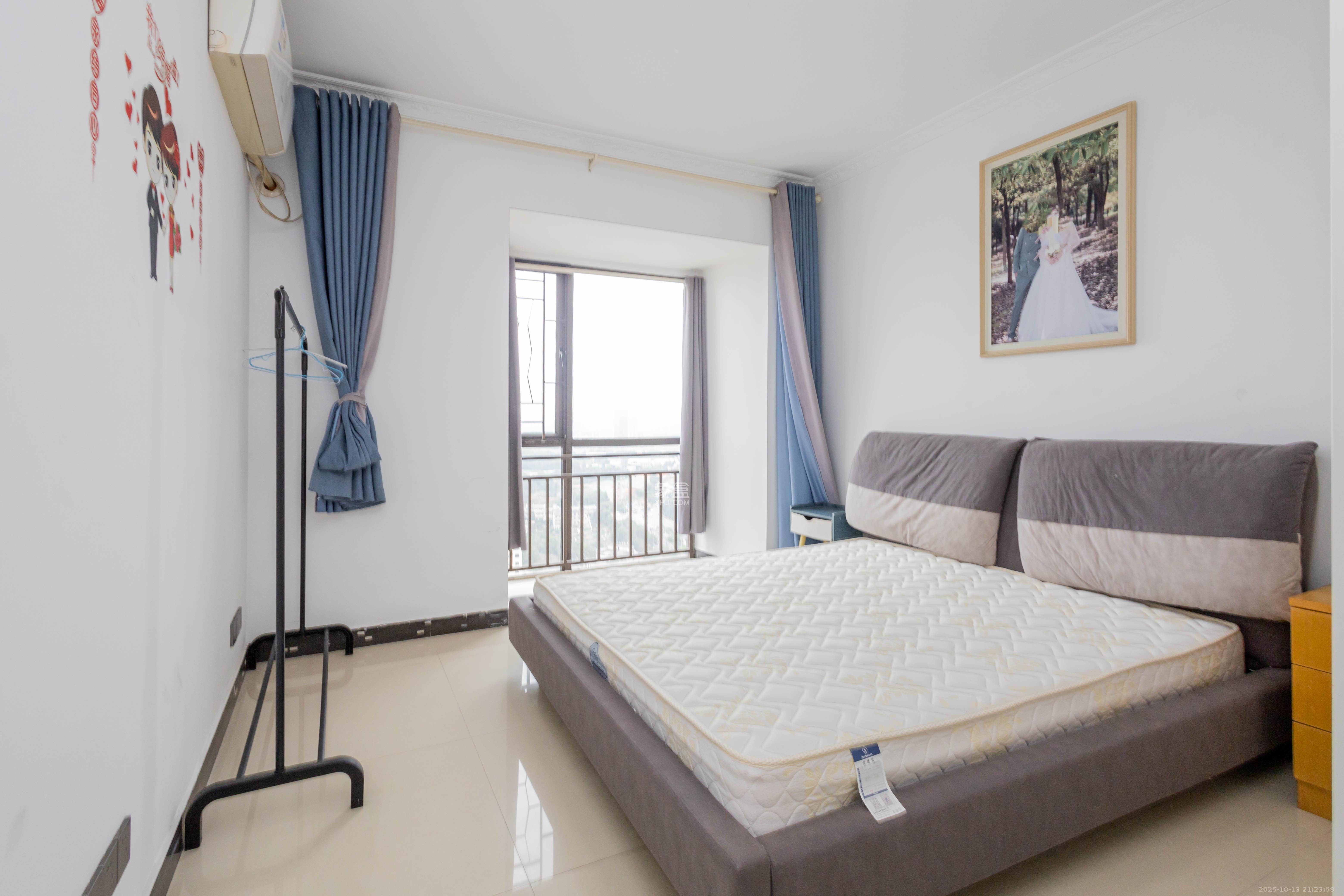 旭辉华庭 3室2厅2卫 62.0万 旭辉华庭 3室2厅2卫 62.0万卧室