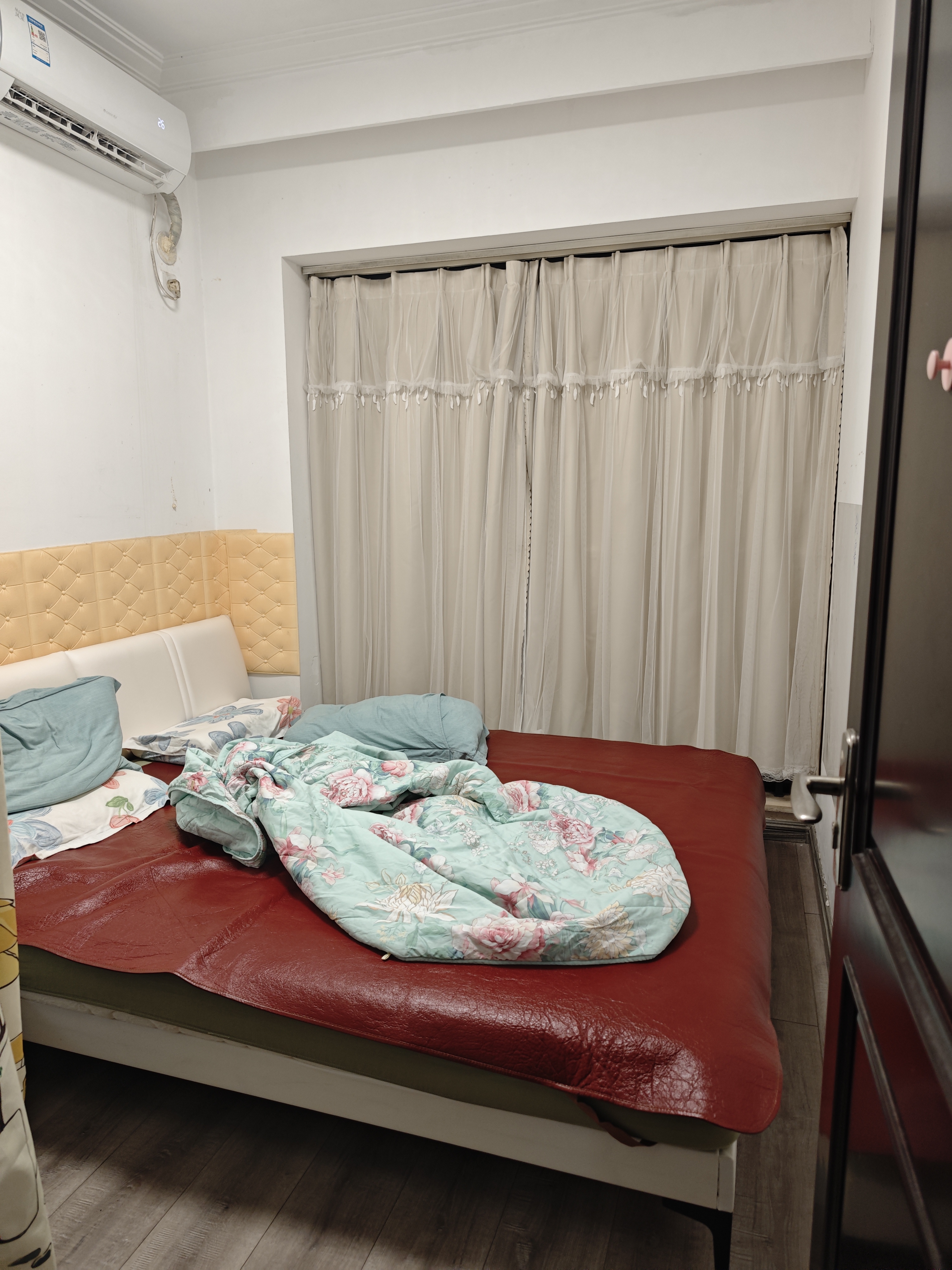 椰岛广场  2室1厅1卫    3000.0元/月 椰岛广场  2室1厅1卫    3000.0元/月室内图