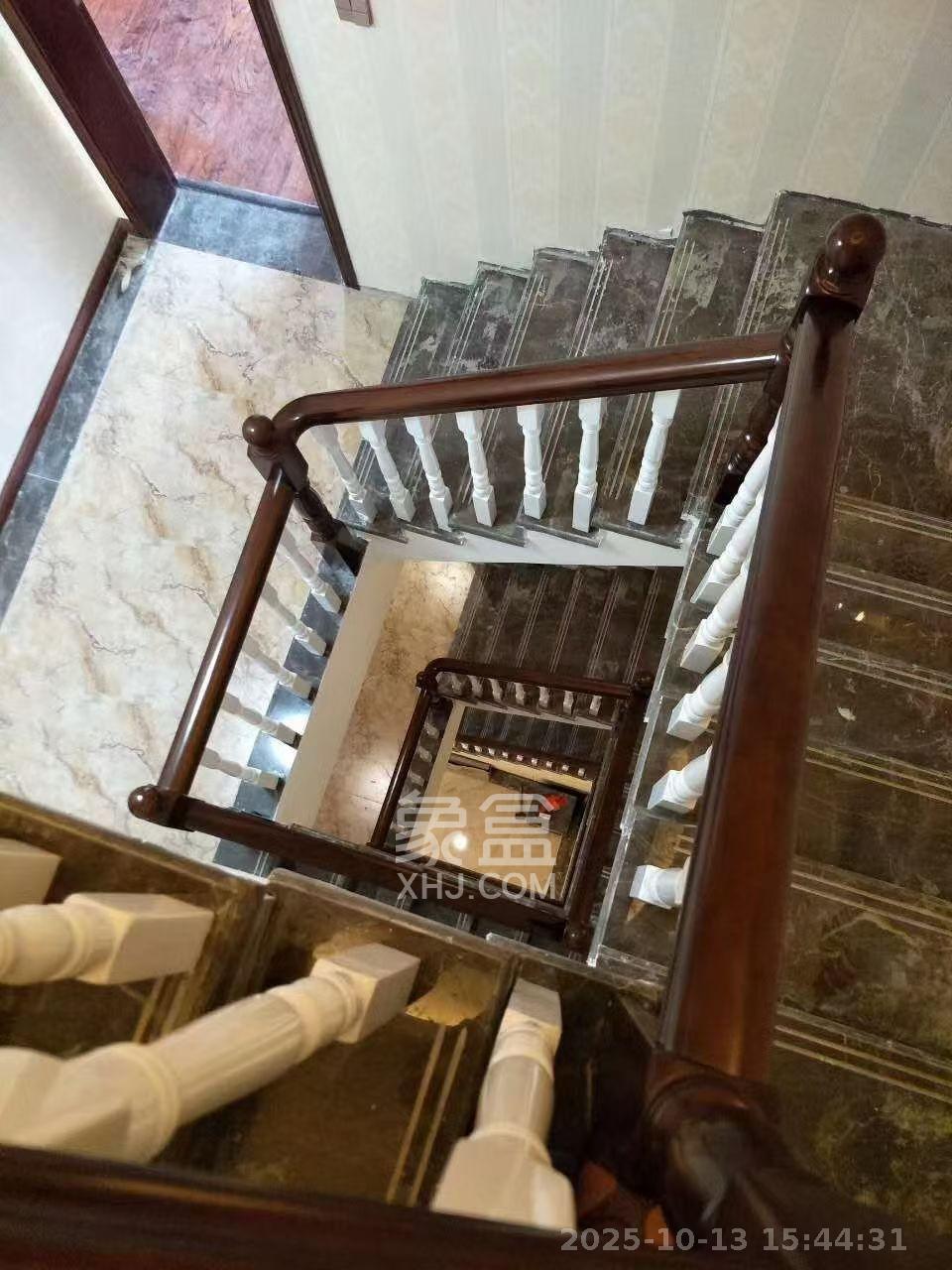 龙湖湘风原著（龙湖湘风星城）  6室3厅3卫    5500.0元/月室内图