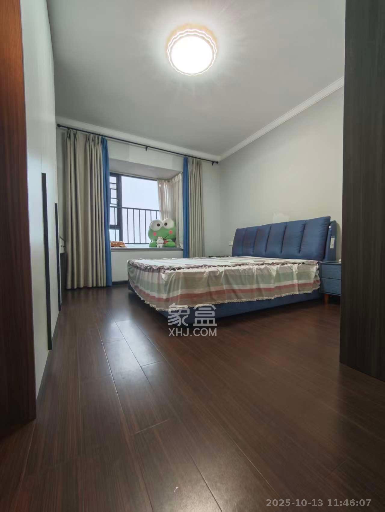 珠江东方明珠（新地东方明珠）三期  3室2厅2卫    2500.0元/月室内图