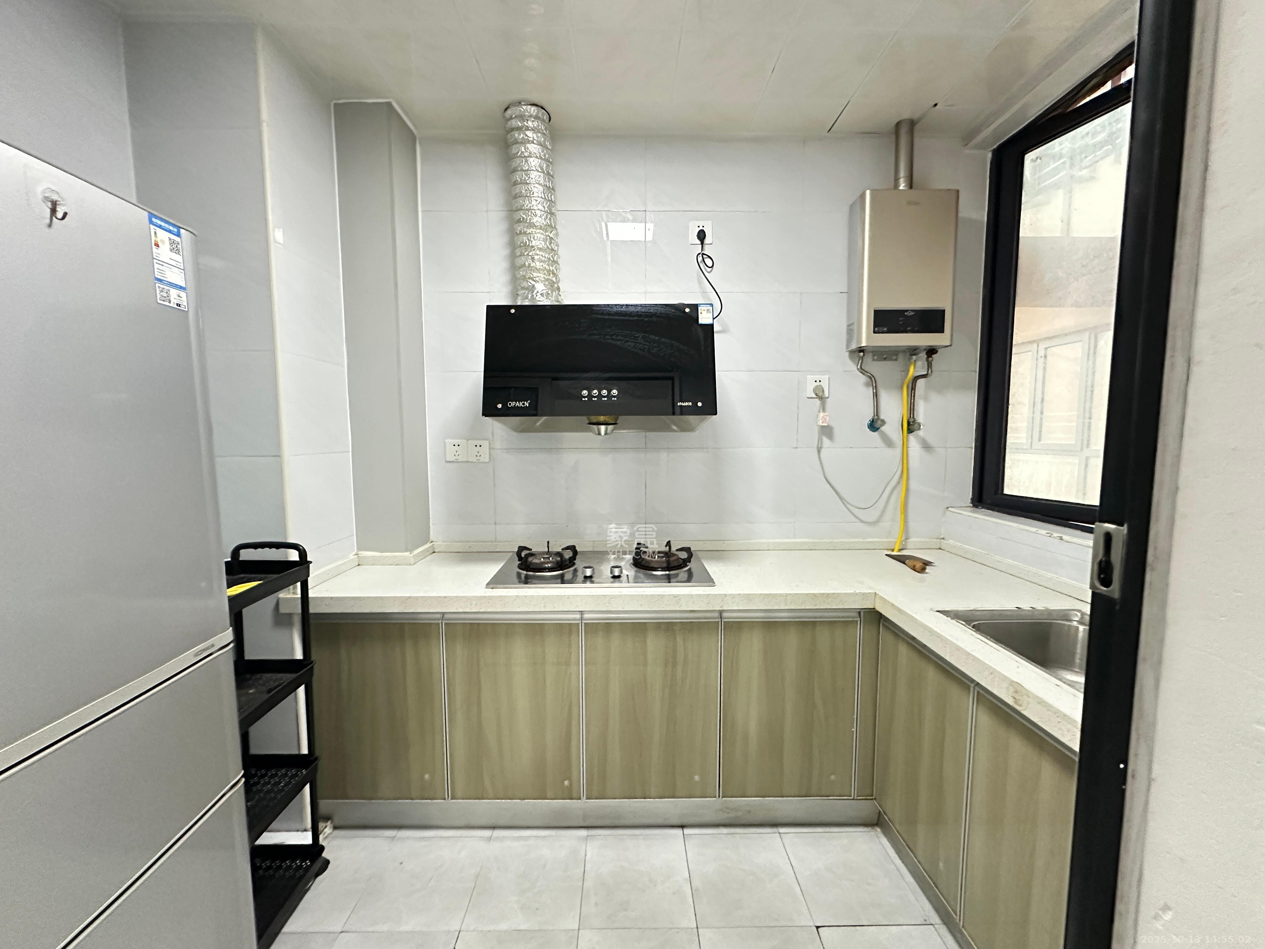 荣悦台 3室2厅2卫 3700.0元/月 荣悦台 3室2厅2卫 3700.0元/月室内图