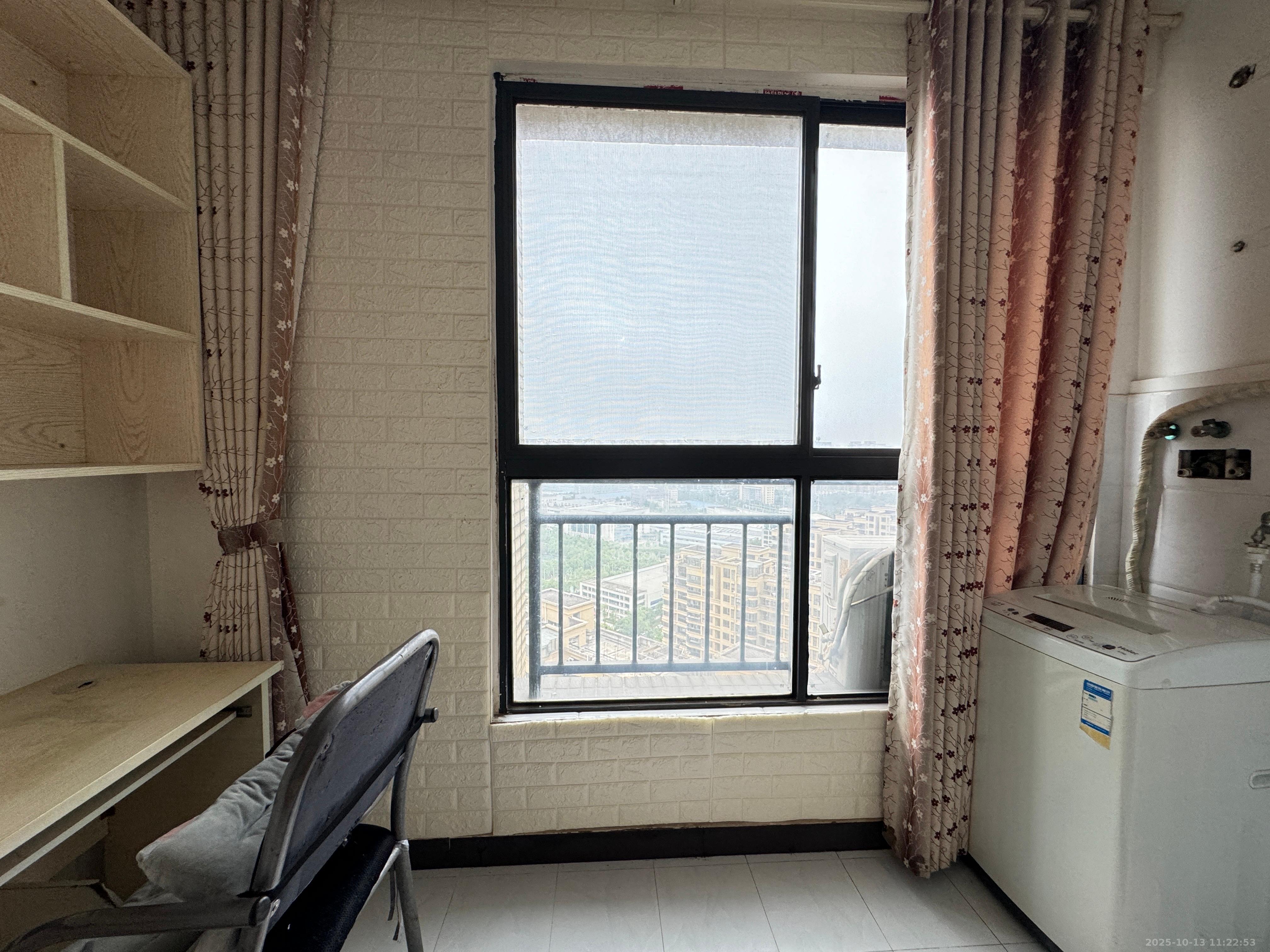 保利麓谷林语I区  1室1厅1卫    1350.0元/月室内图