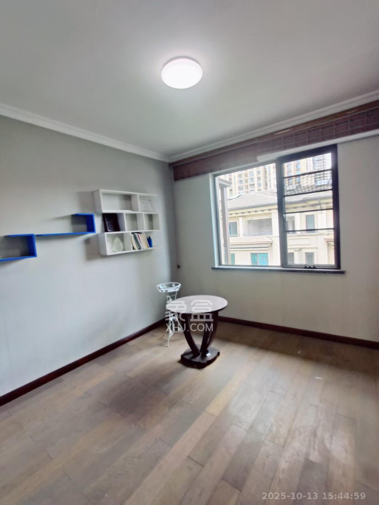 龙湖湘风原著（龙湖湘风星城）  6室3厅3卫    5500.0元/月室内图