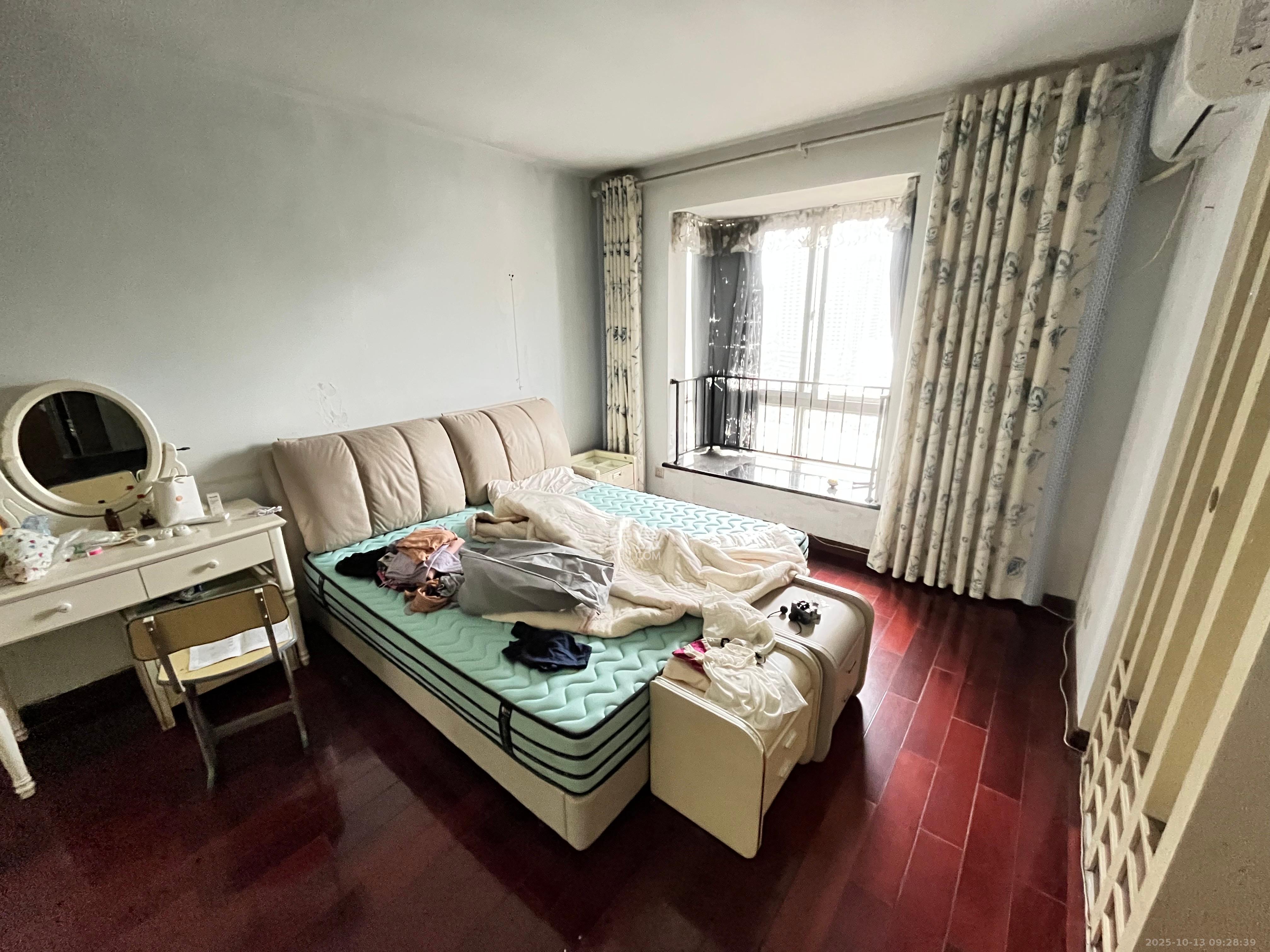 海利华宫大厦  2室1厅1卫    3500.0元/月 海利华宫大厦  2室1厅1卫    3500.0元/月室内图