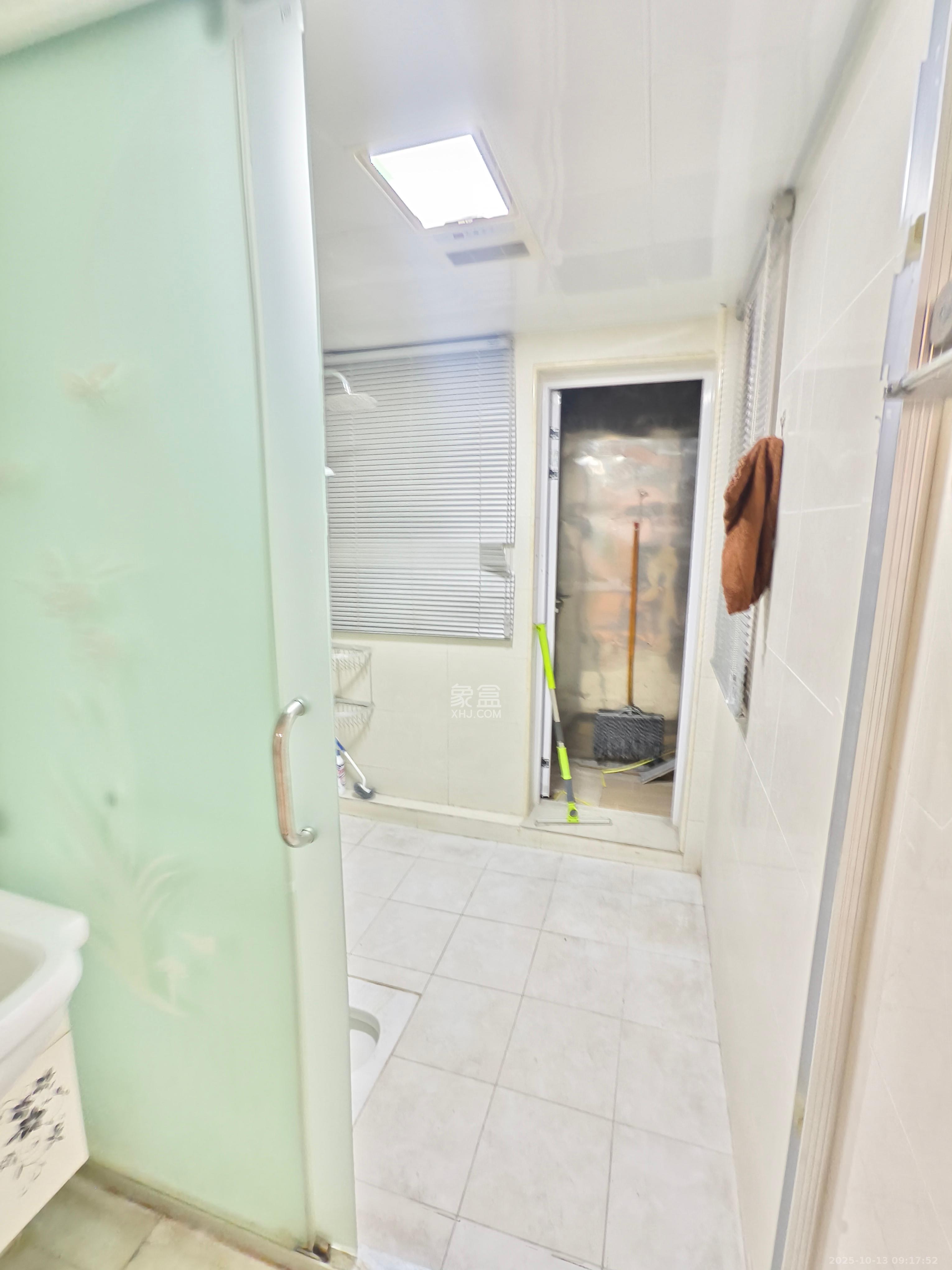 南枫时光 3室2厅1卫 2400.0元/月 南枫时光 3室2厅1卫 2400.0元/月室内图