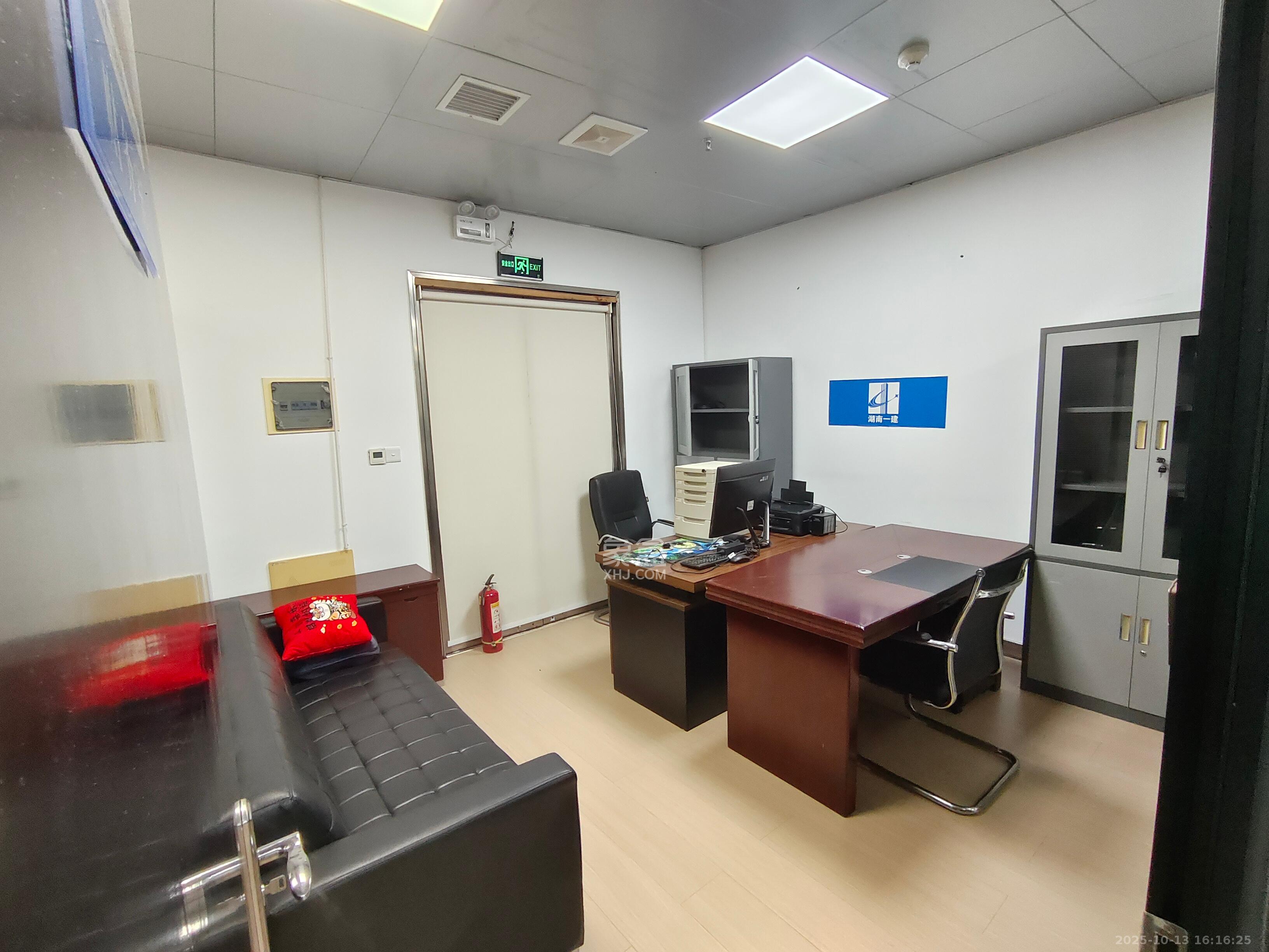 保利国际广场   240.0㎡      10000.0元/月室内图