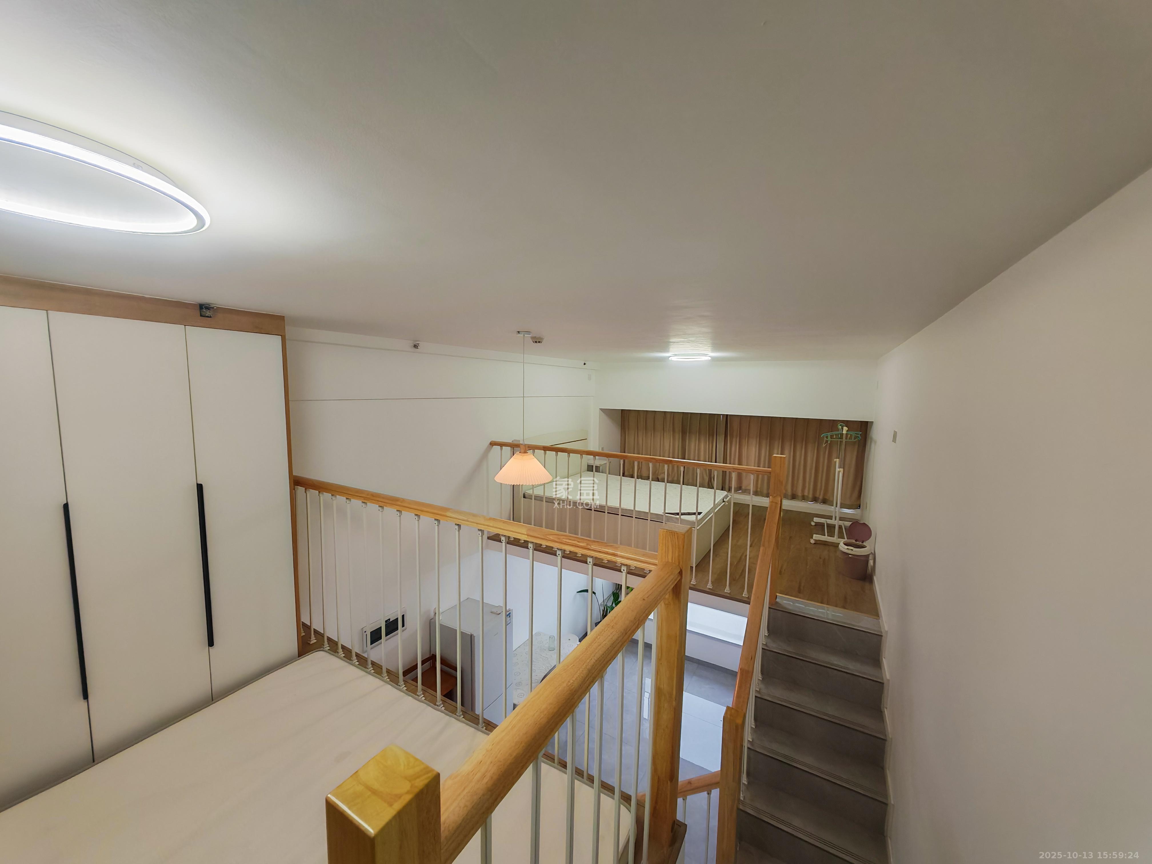 中交广场公寓  2室1厅1卫    2200.0元/月 中交广场公寓  2室1厅1卫    2200.0元/月室内图