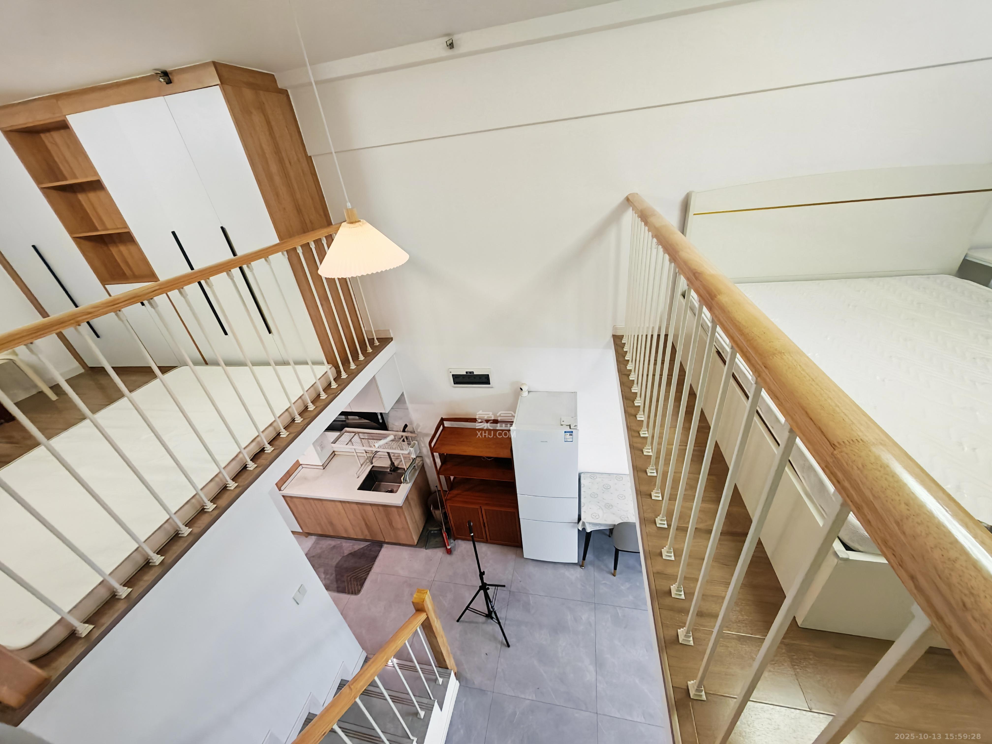 中交广场公寓  2室1厅1卫    2200.0元/月 中交广场公寓  2室1厅1卫    2200.0元/月室内图