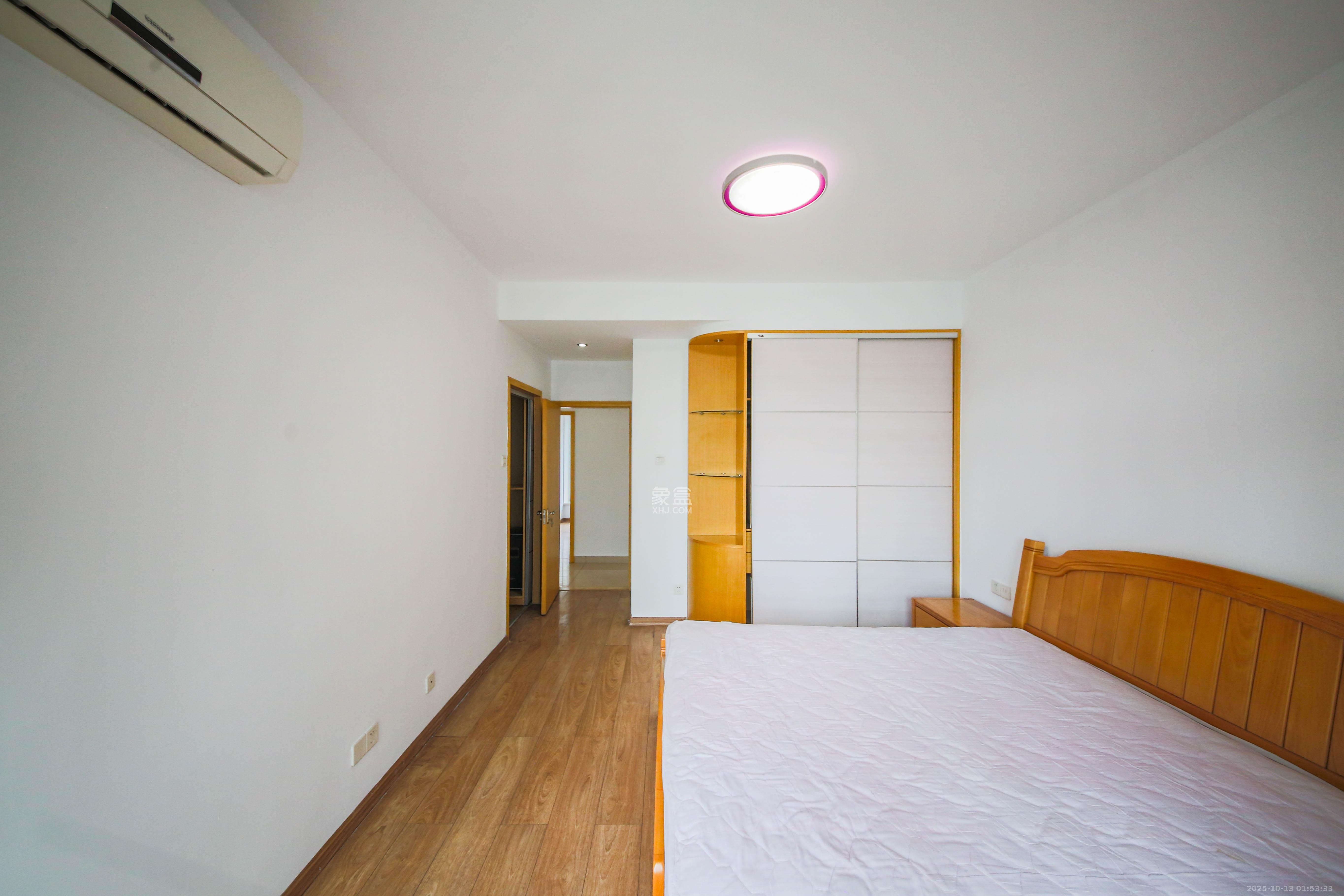 奥林匹克花园 3室2厅1卫 115.0万 奥林匹克花园 3室2厅1卫 115.0万卧室