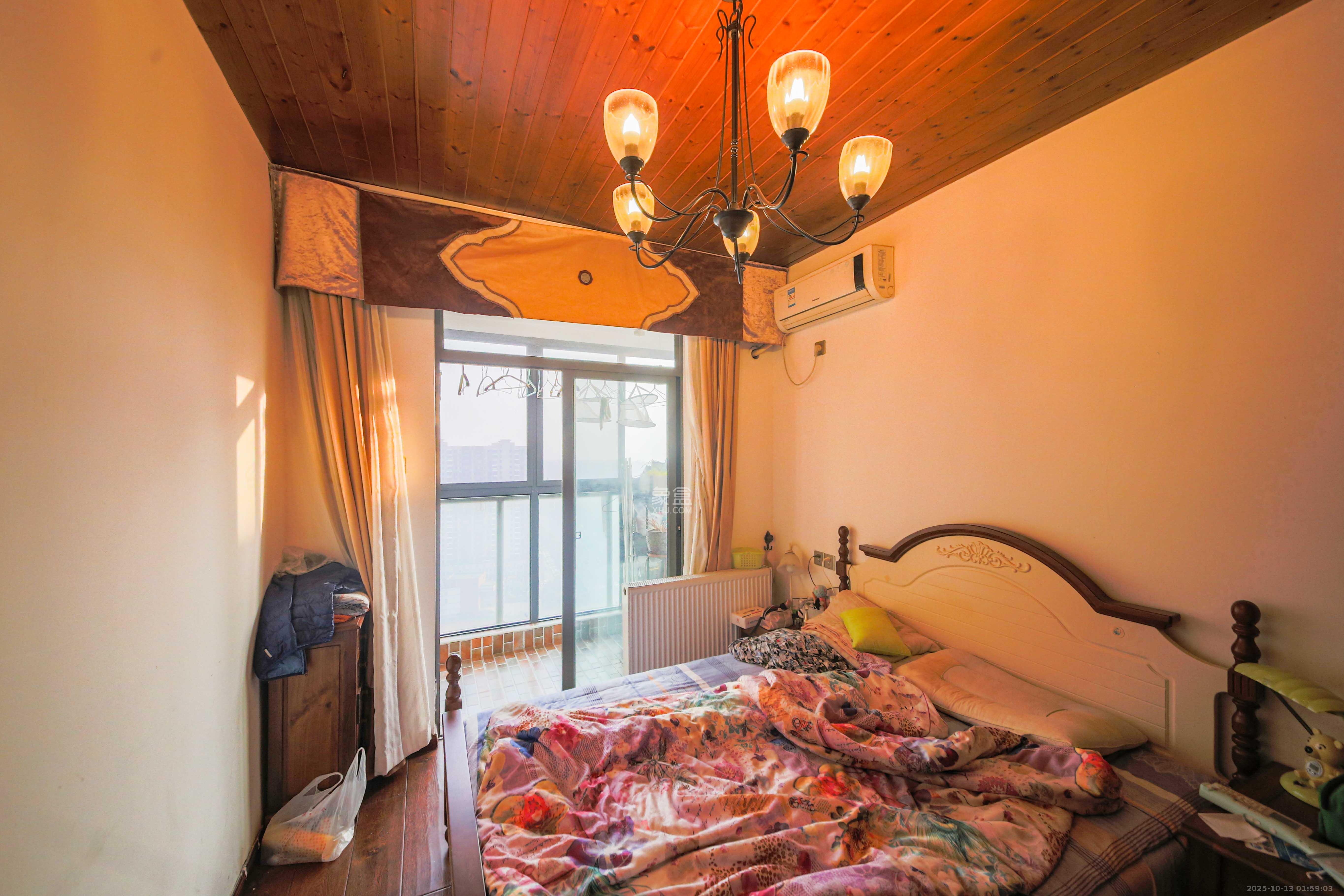 鑫远熙山  4室2厅2卫    155.0万卧室