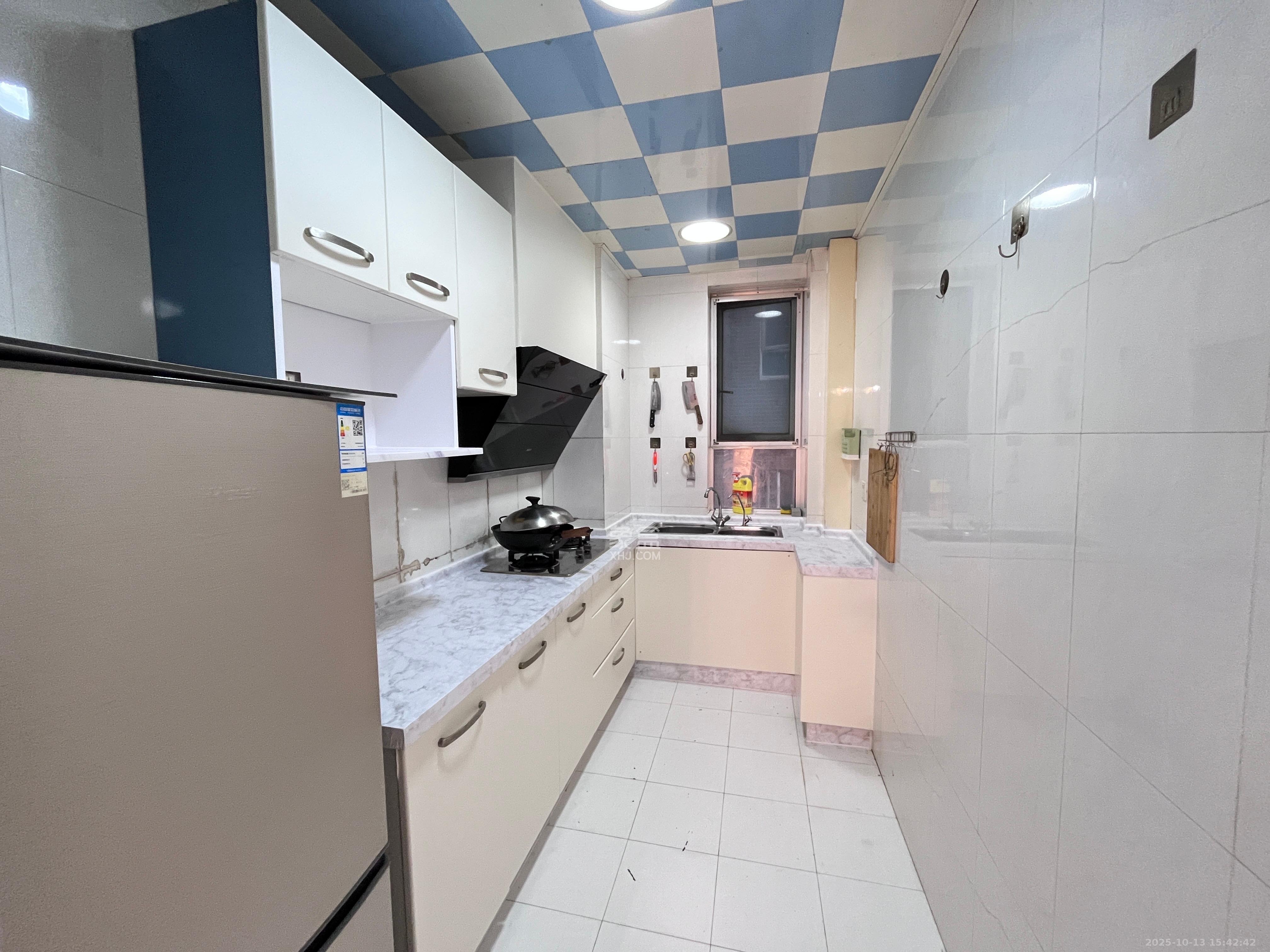 左岸右岸  2室2厅1卫    2300.0元/月室内图