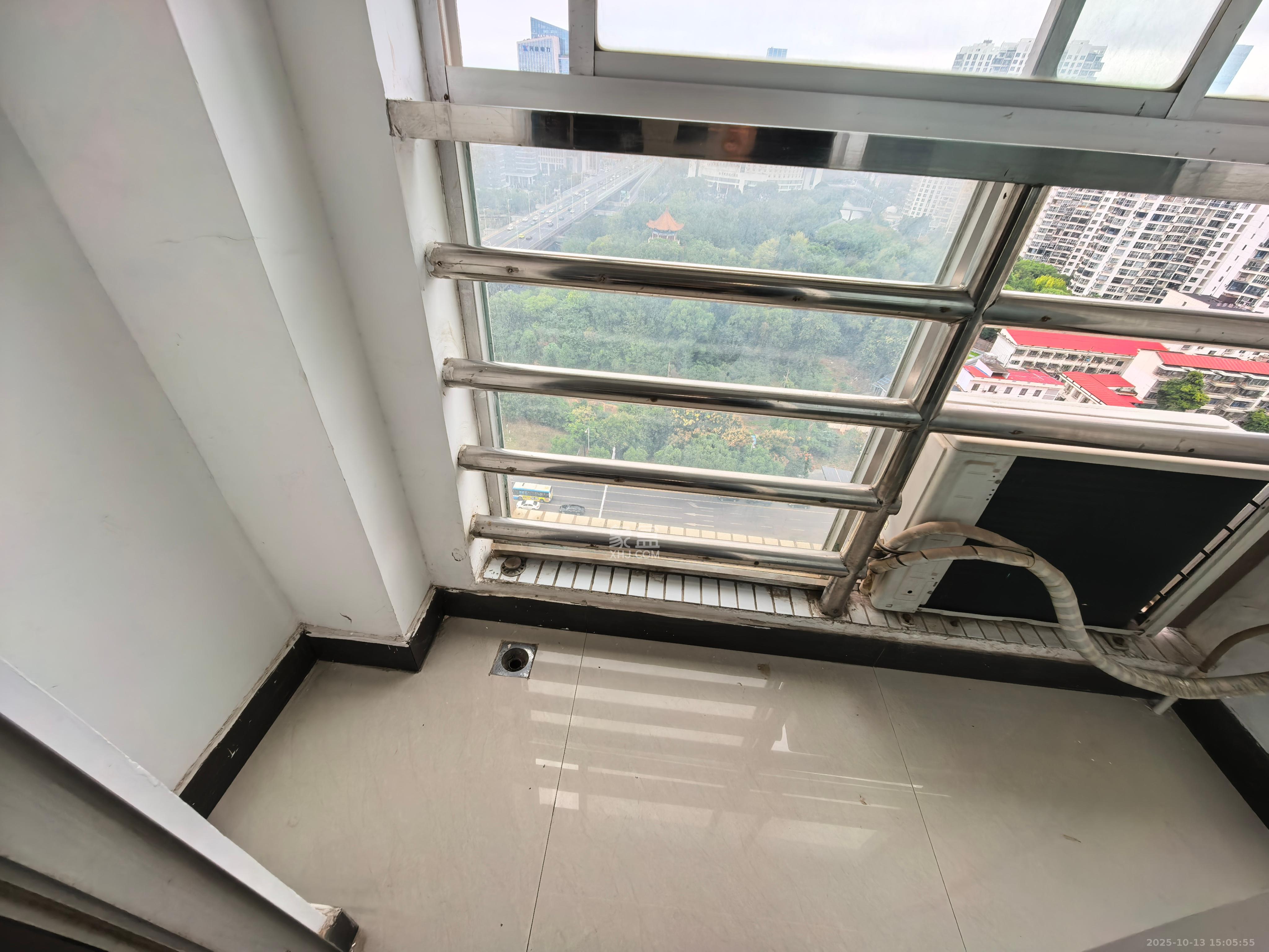 华菱新城地标  2室2厅1卫    1600.0元/月室内图