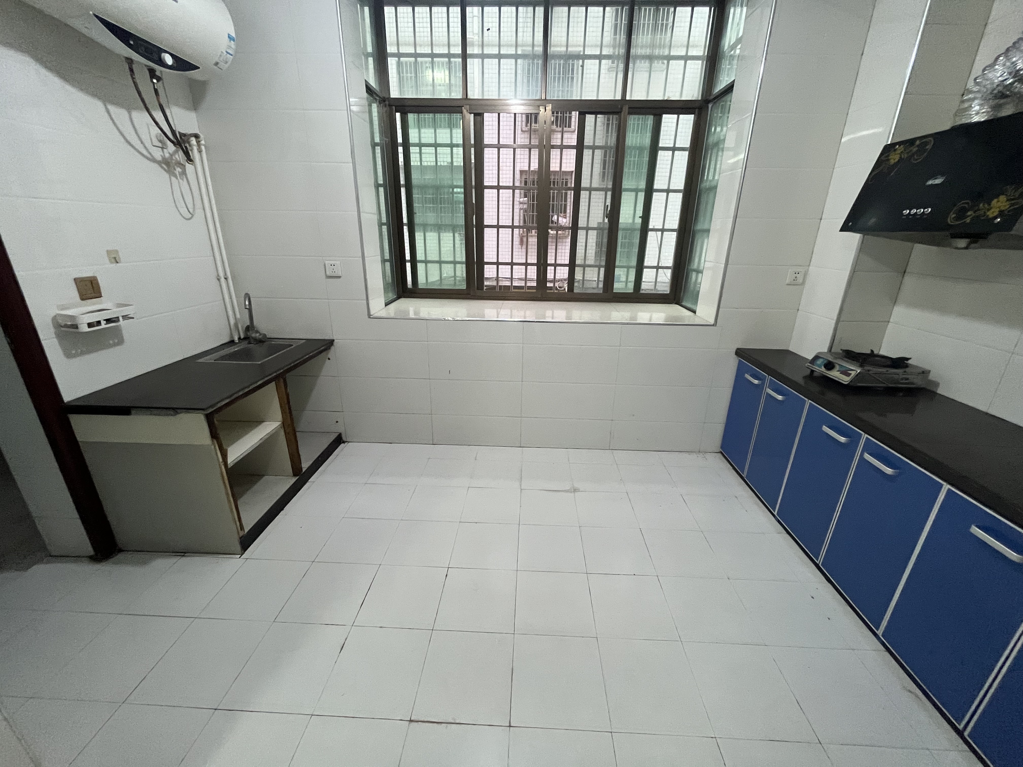 罗家小区西区 2室1厅1卫 700.0元/月 罗家小区西区 2室1厅1卫 700.0元/月室内图