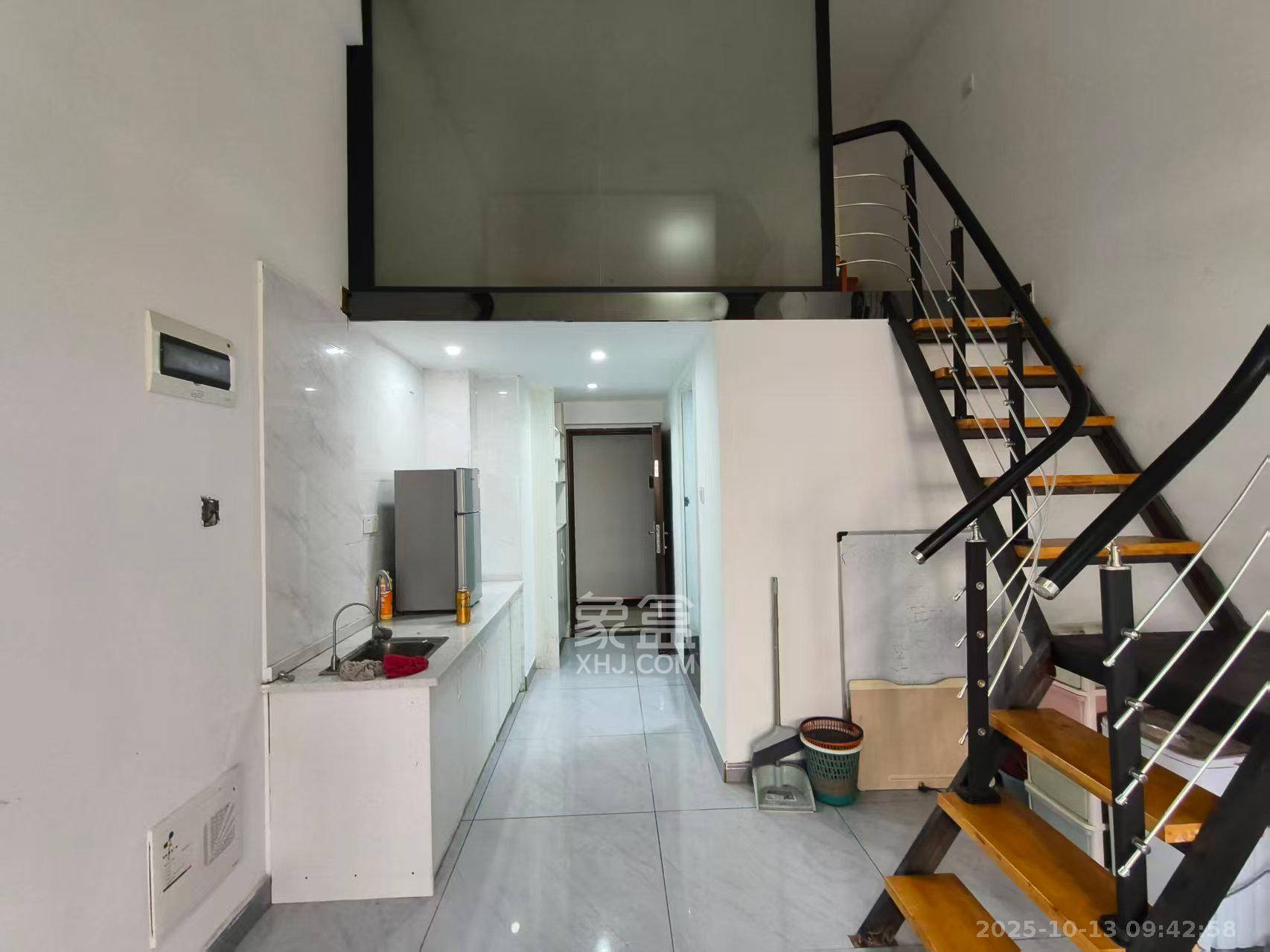 华润置地广场二期  1室1厅1卫    1680.0元/月室内图