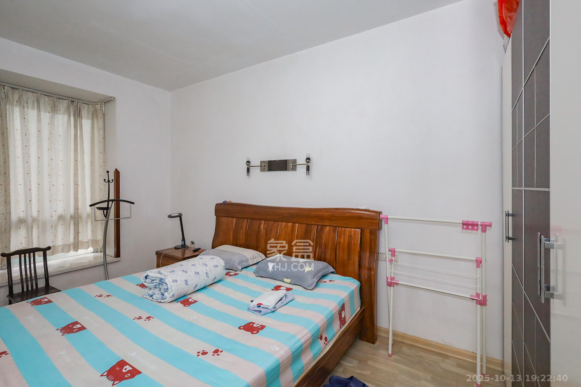 岳麓区检察院宿舍 3室2厅2卫 110.0万 岳麓区检察院宿舍 3室2厅2卫 110.0万卧室