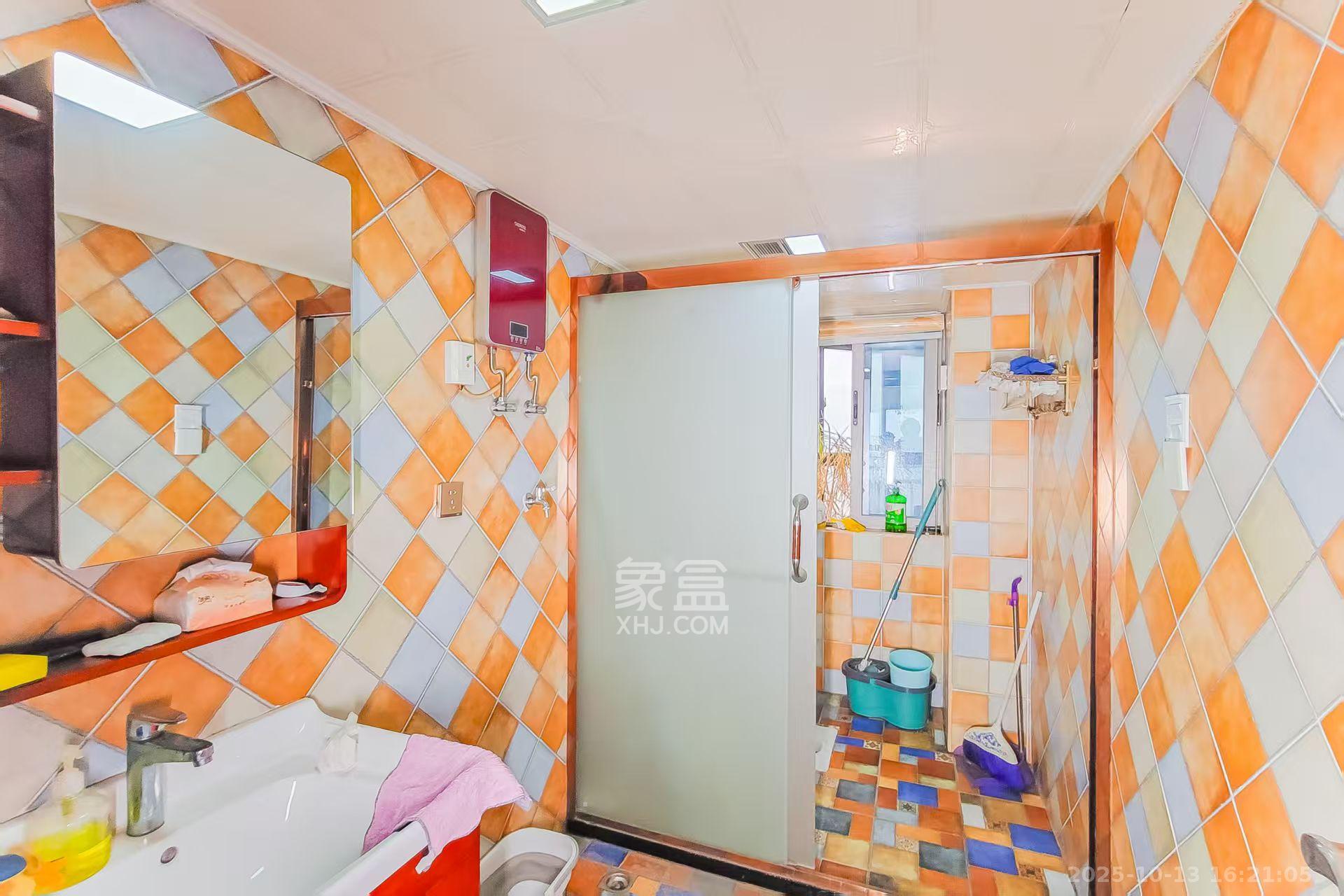 潮宗御苑 4室1厅2卫 7300.0元/月 潮宗御苑 4室1厅2卫 7300.0元/月室内图