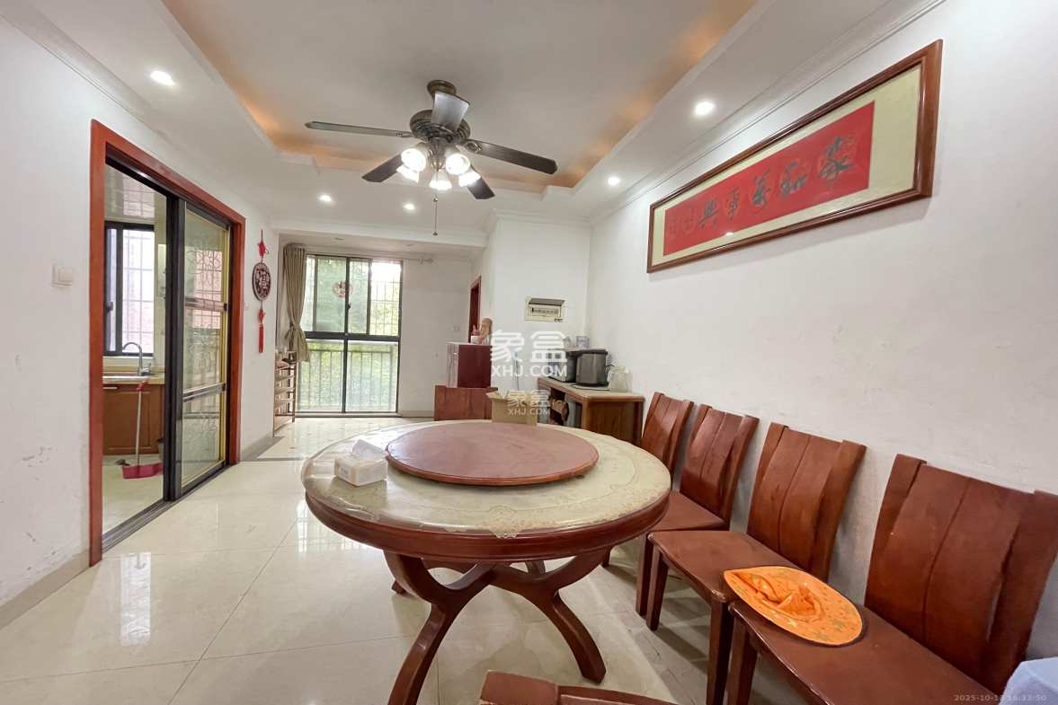 翡翠云天 3室2厅2卫 2000.0元/月 翡翠云天 3室2厅2卫 2000.0元/月室内图