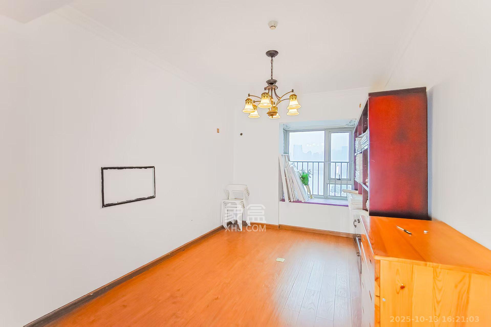 潮宗御苑  4室1厅2卫    7300.0元/月室内图