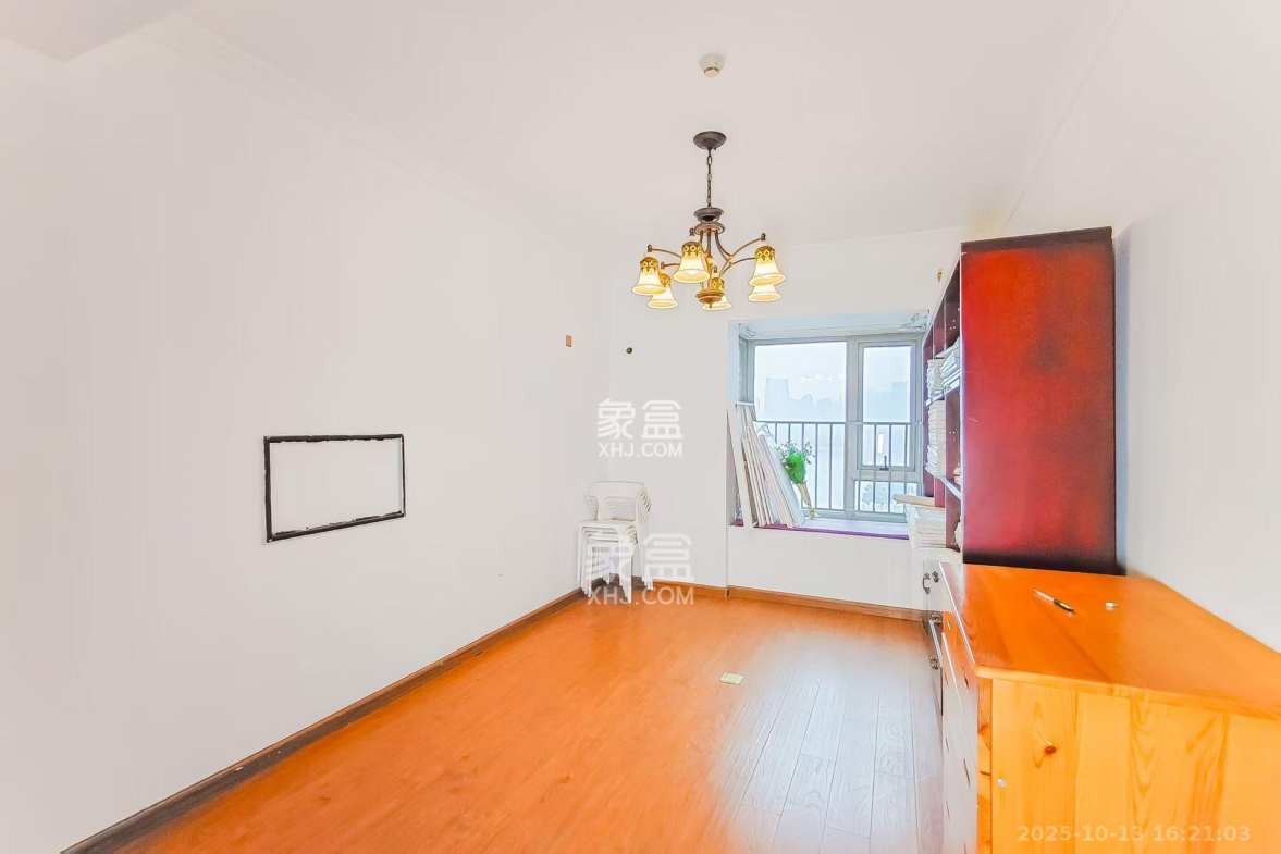 潮宗御苑 4室1厅2卫 7300.0元/月 潮宗御苑 4室1厅2卫 7300.0元/月室内图