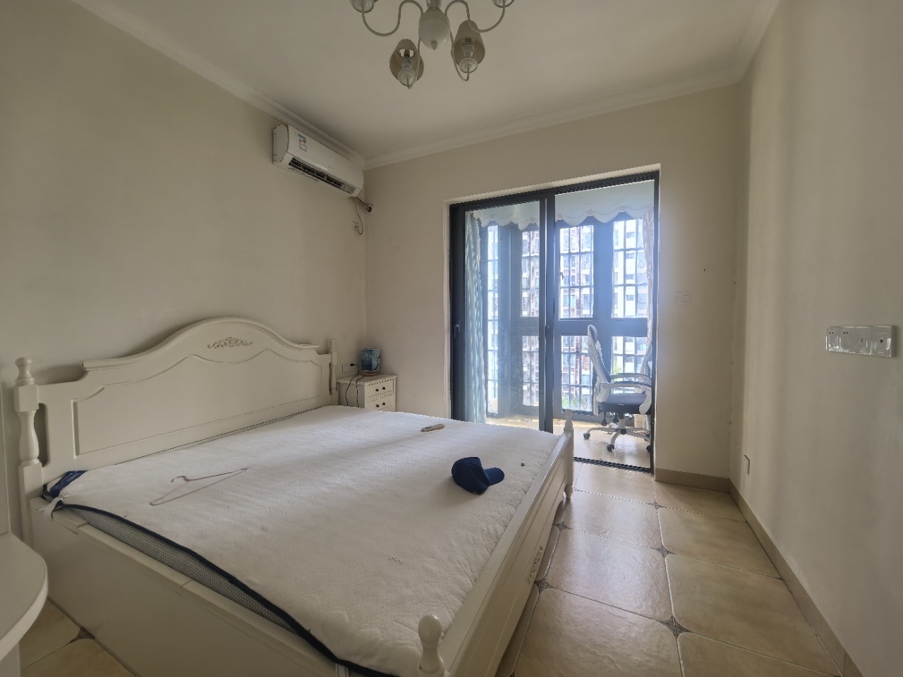 伊泰天骄一期  2室2厅1卫    115.0万客厅