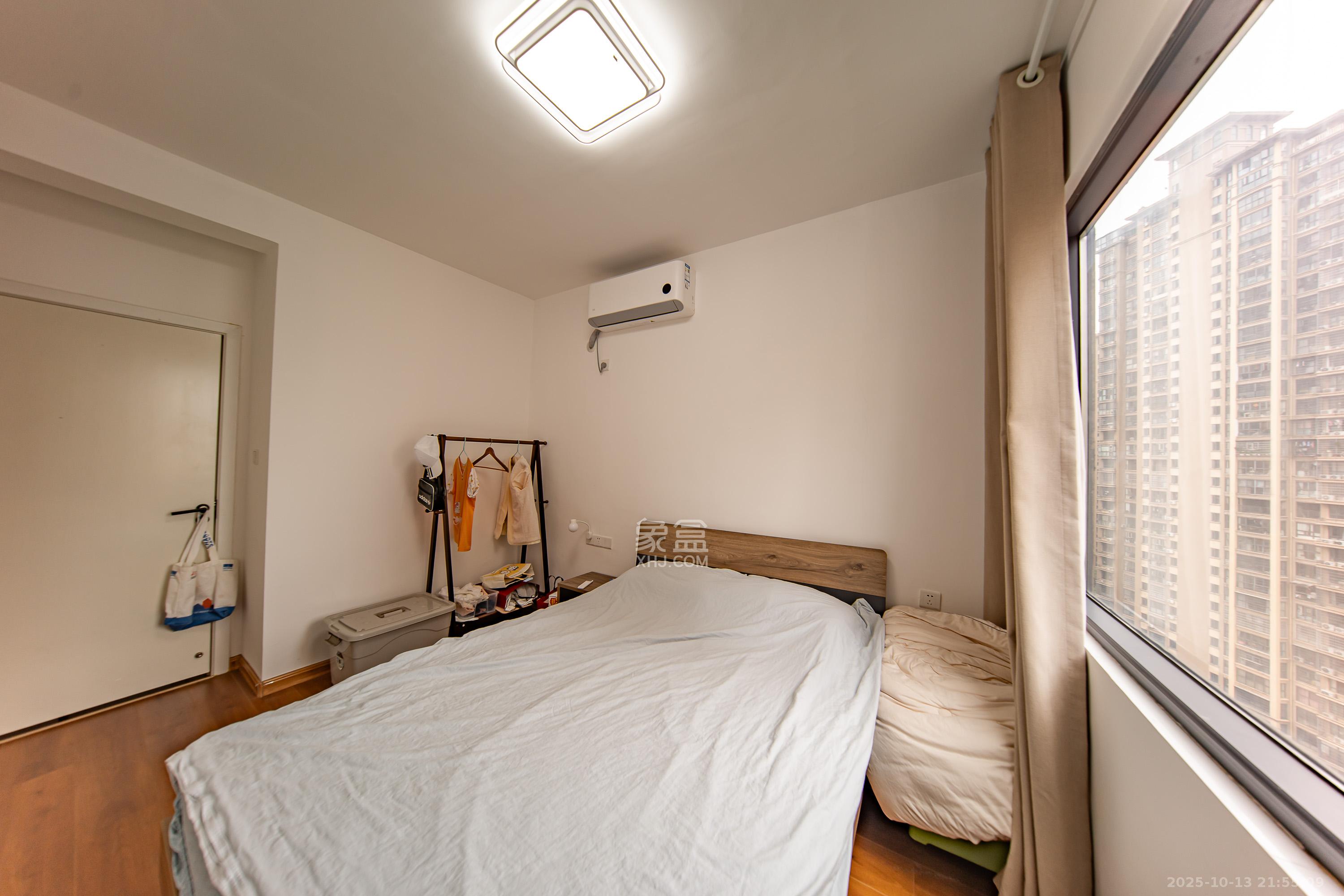 江山帝景哈佛  2室2厅1卫    88.0万卧室