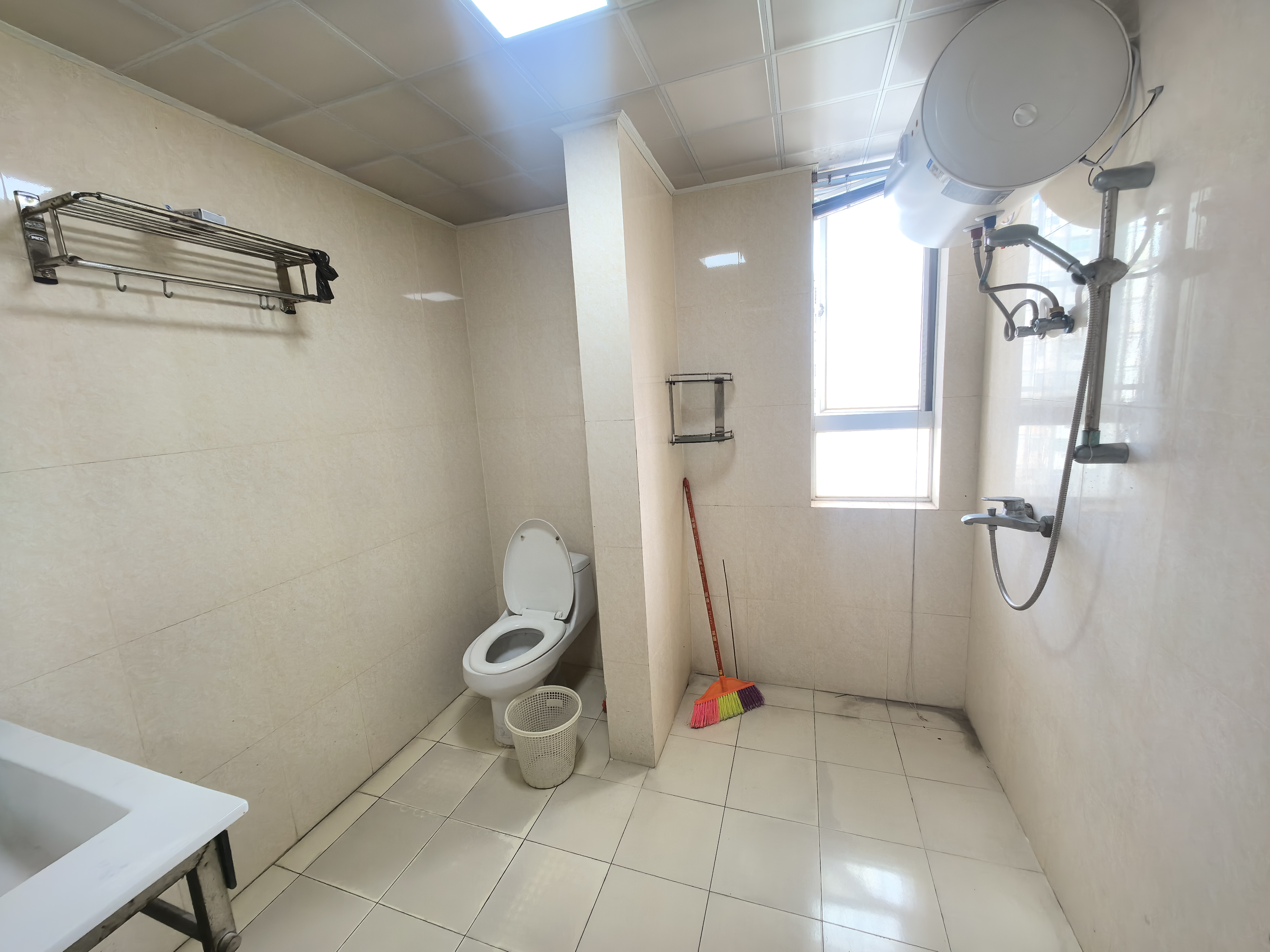 欣雅花园  3室2厅1卫    2700.0元/月室内图