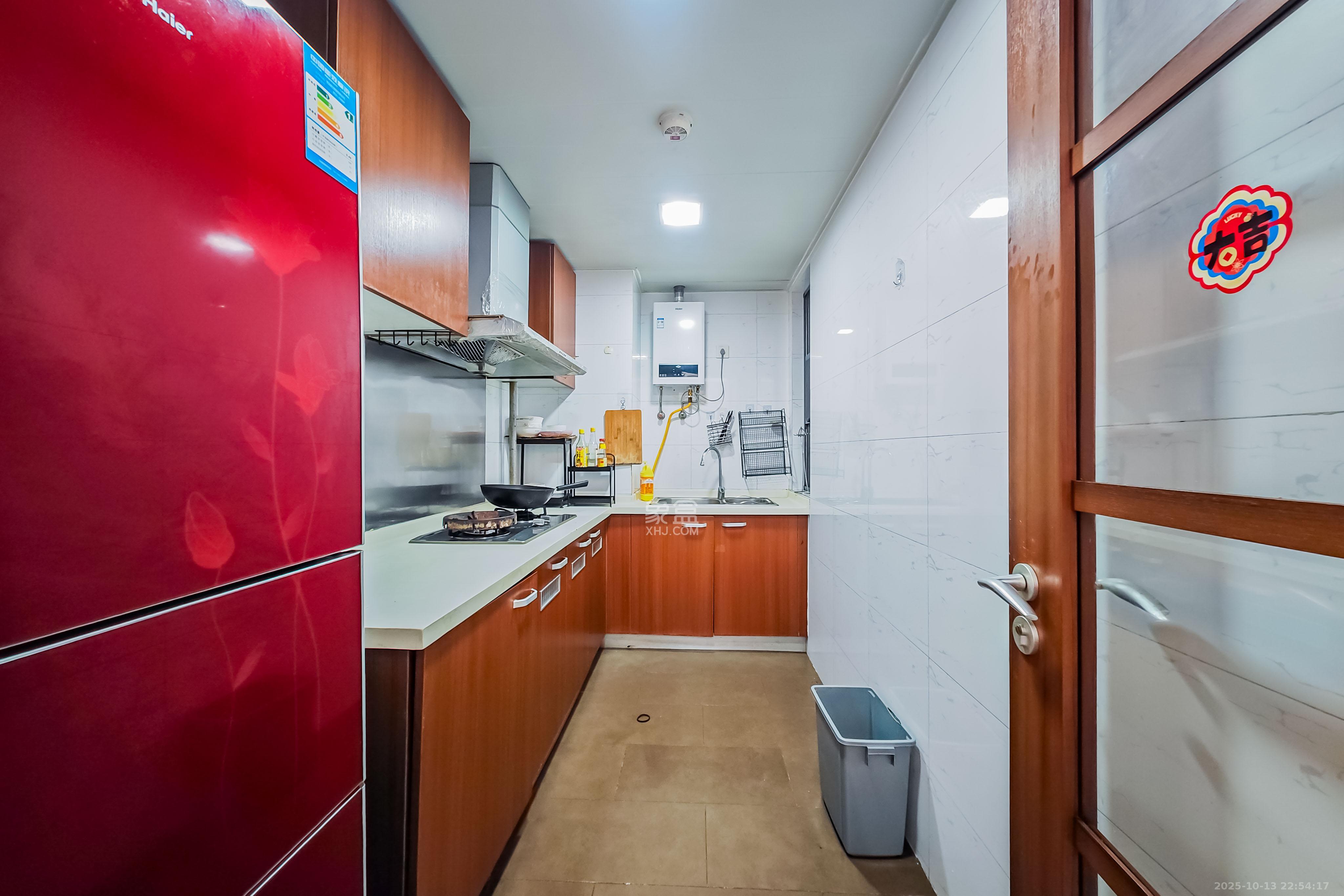 万科金域华府二期  3室2厅1卫    98.0万厨房